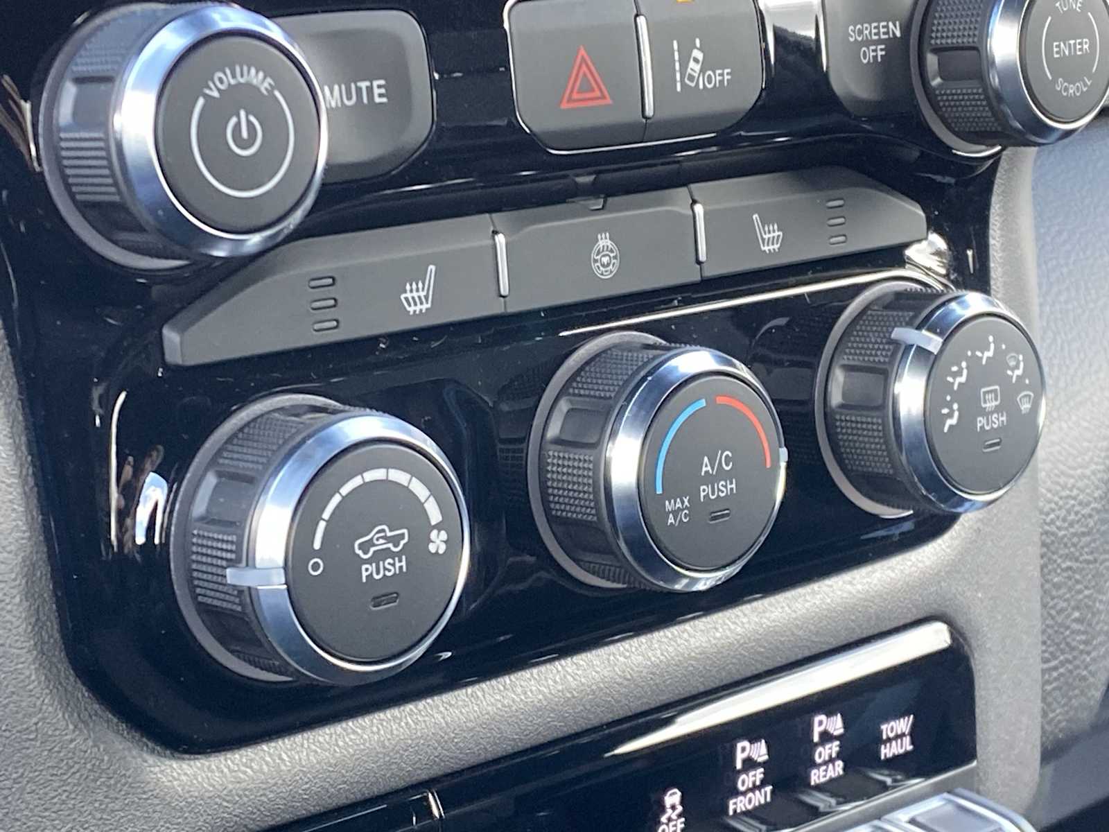 Thumbnail: 2025 RAM 1500 - 25
