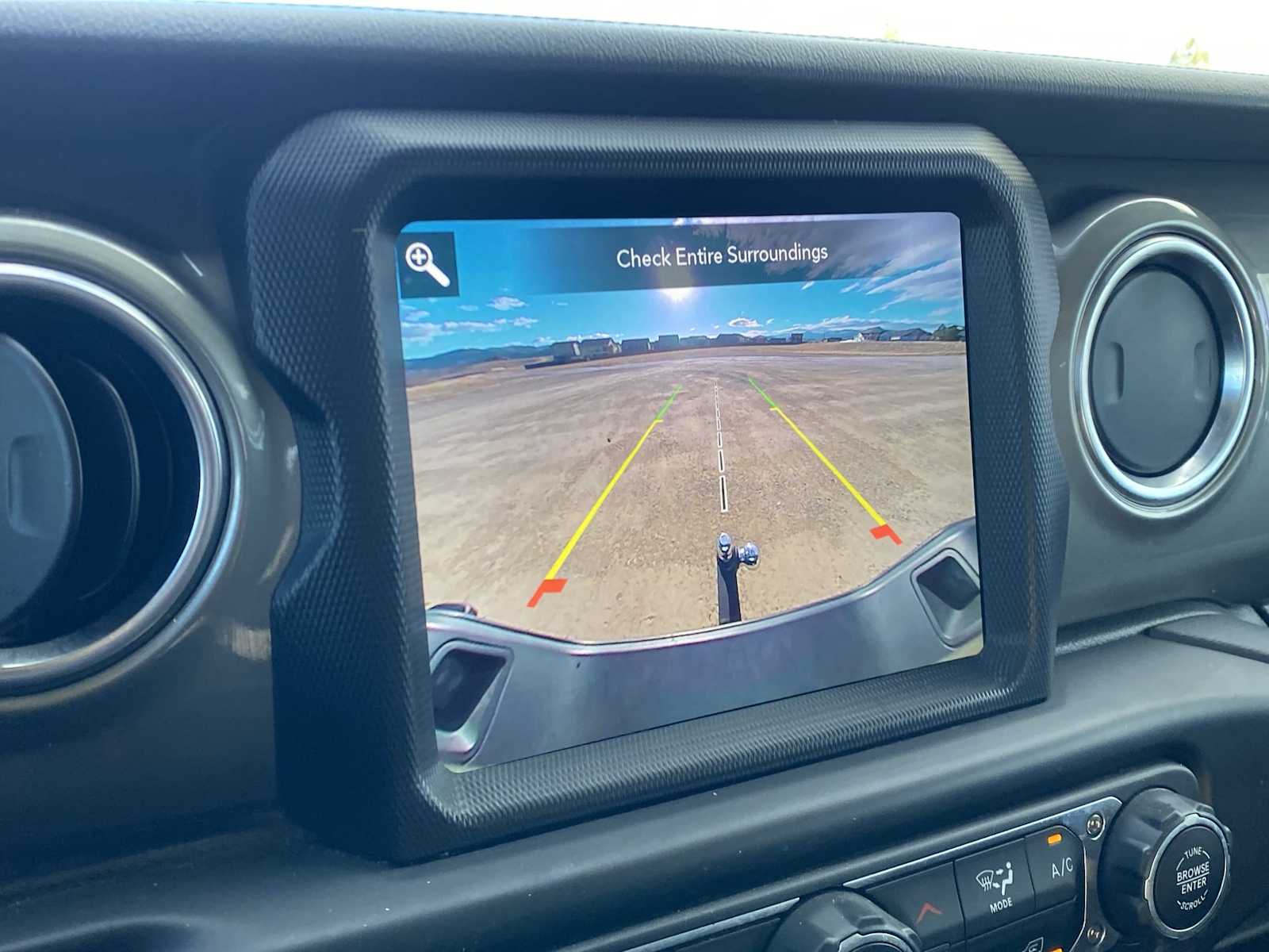 Thumbnail: 2022 Jeep Gladiator - 22