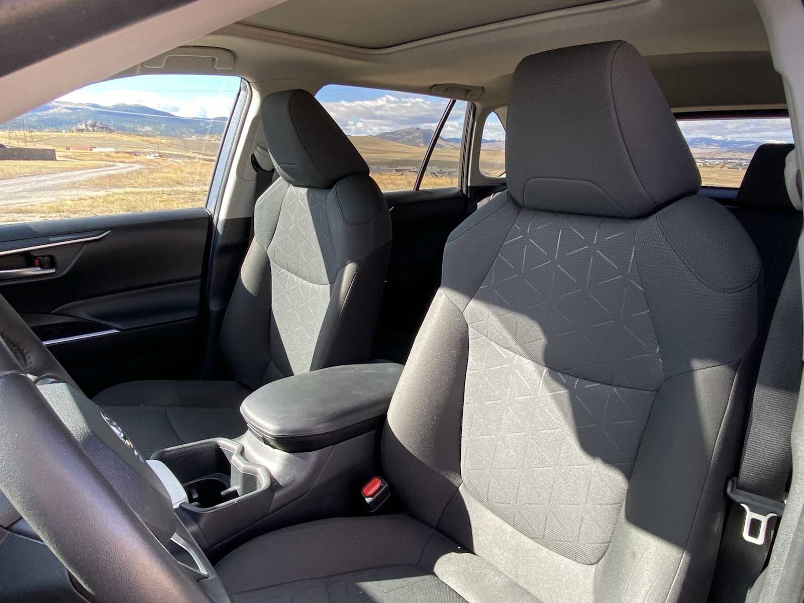Thumbnail: 2023 Toyota RAV4 - 15