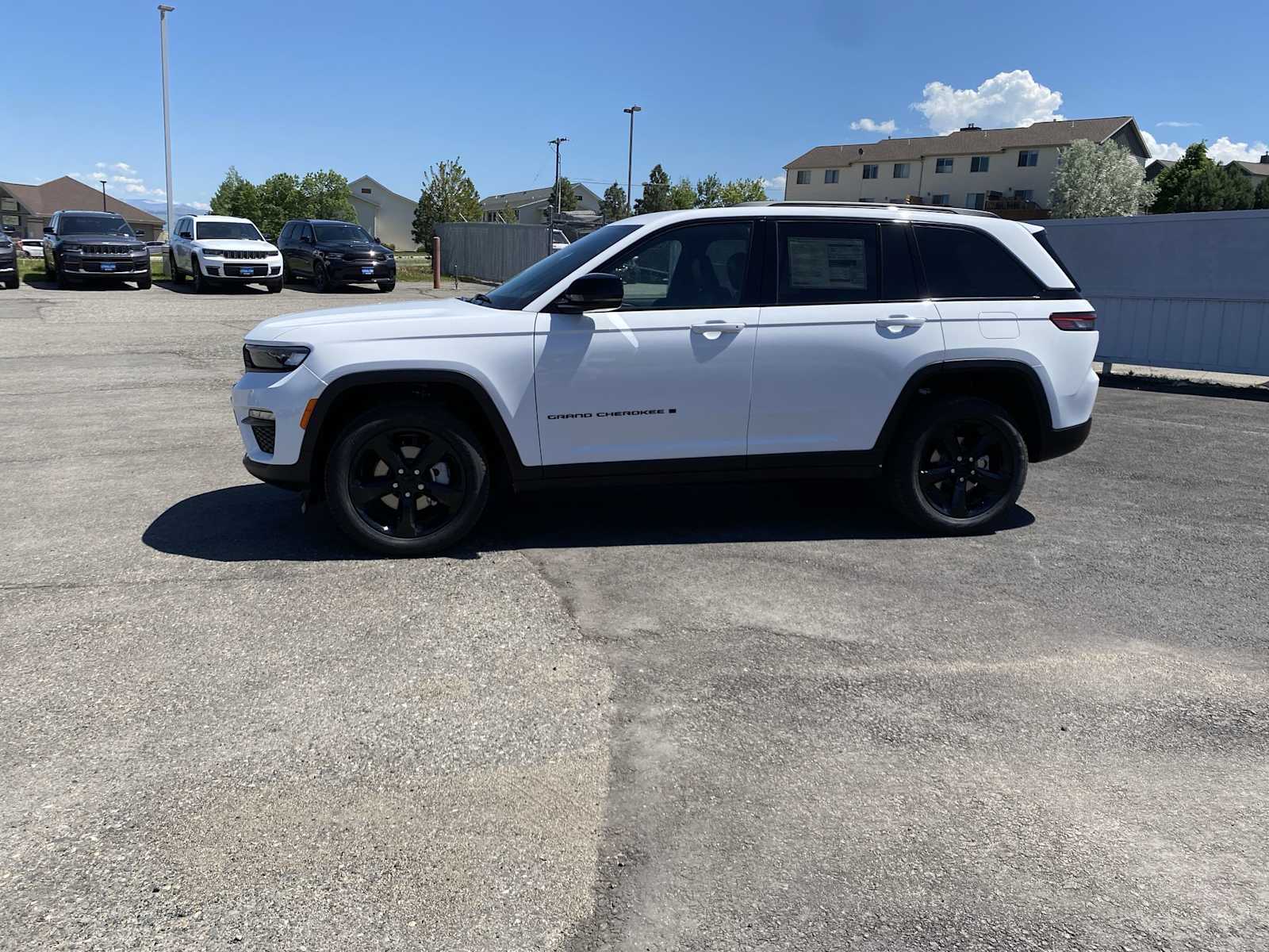 Thumbnail: 2025 Jeep Grand Cherokee - 10