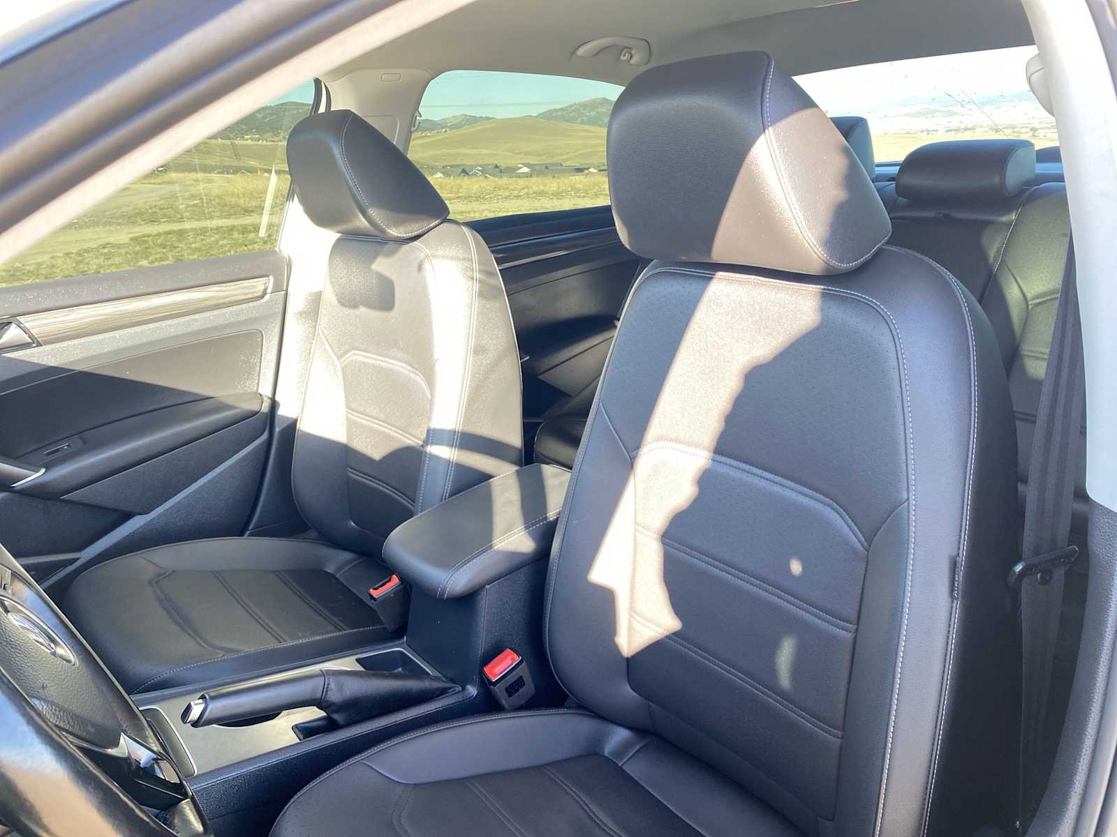 Thumbnail: 2020 Volkswagen Passat - 19