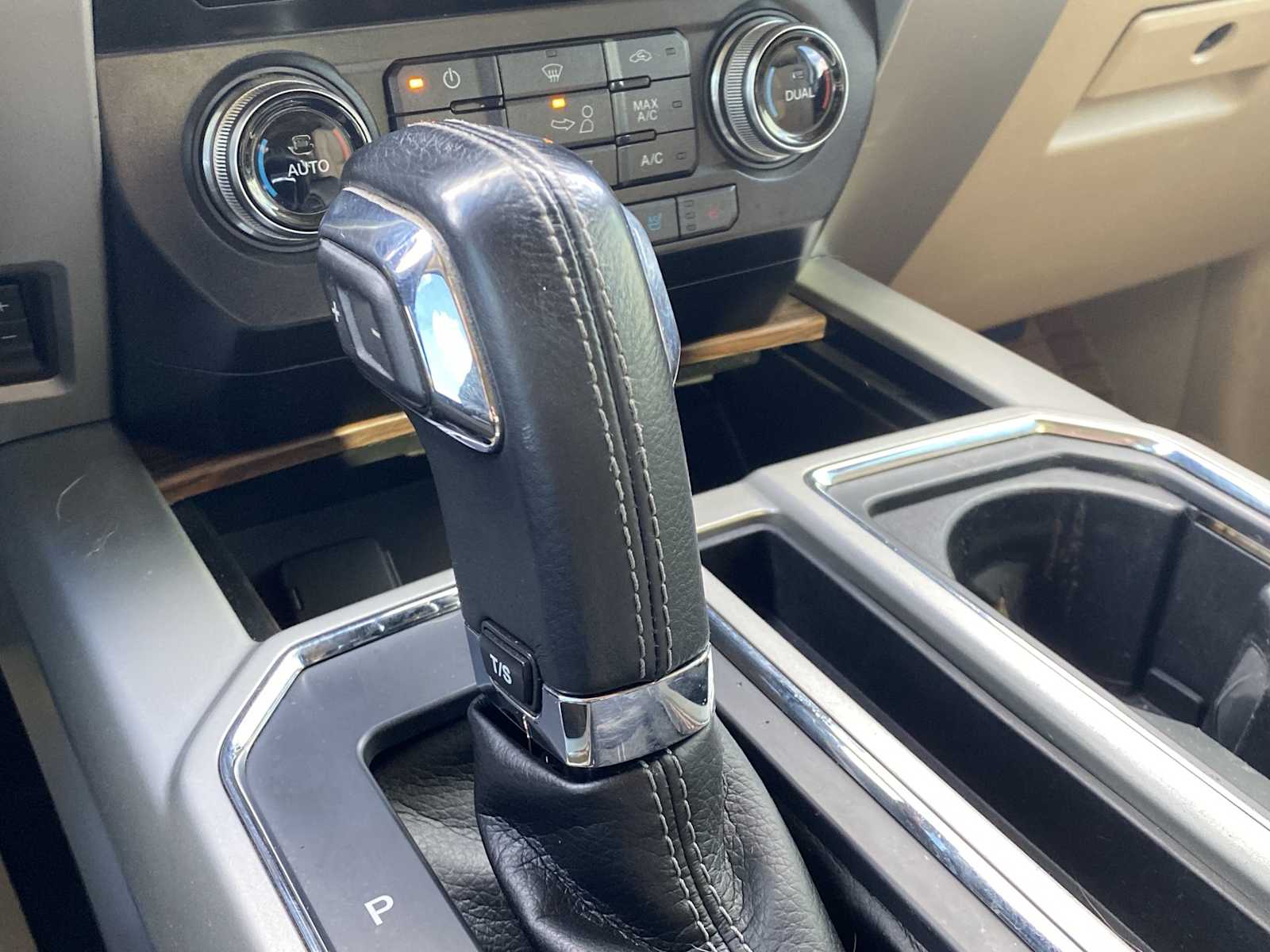 Thumbnail: 2015 Ford F-150 - 19