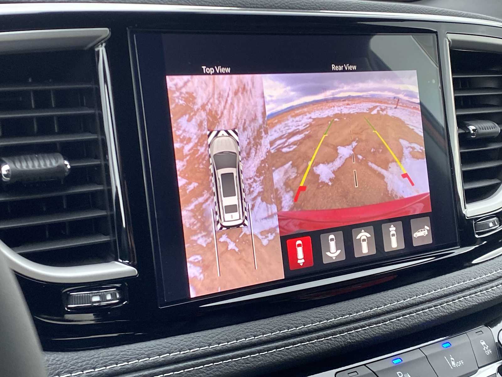 Thumbnail: 2026 Chrysler Pacifica - 25