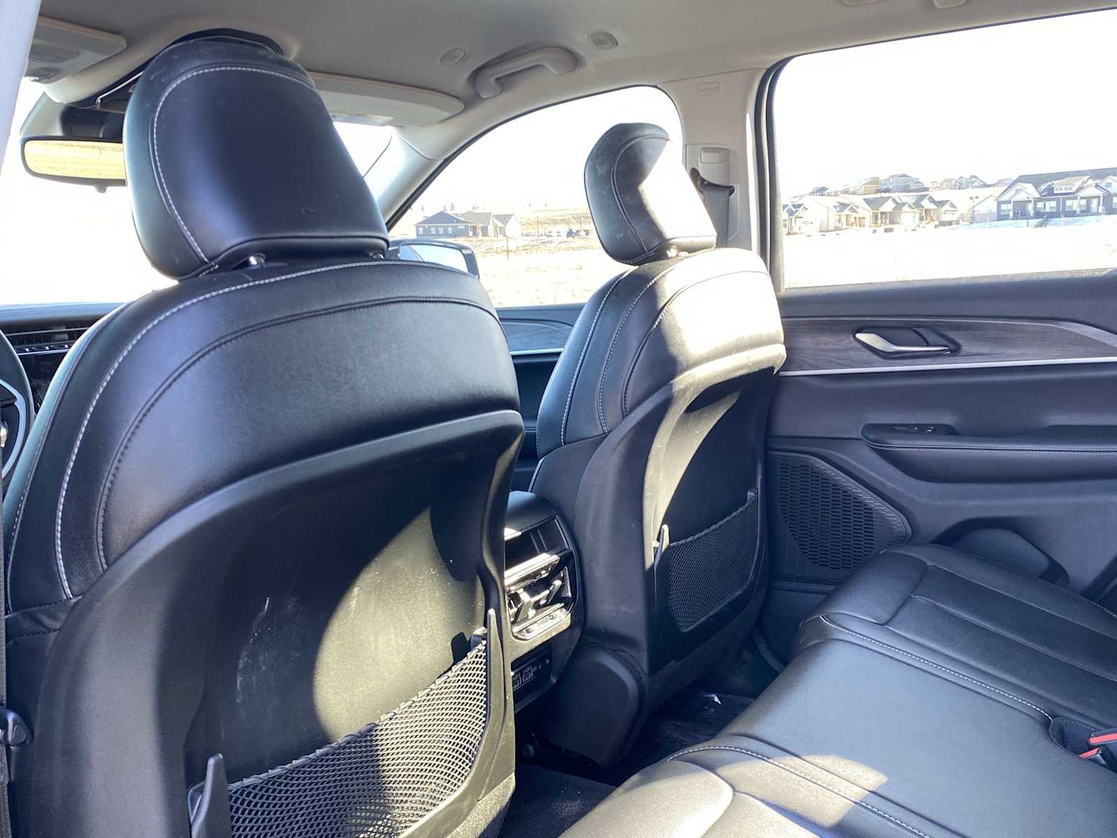 Thumbnail: 2023 Jeep Grand Cherokee - 18