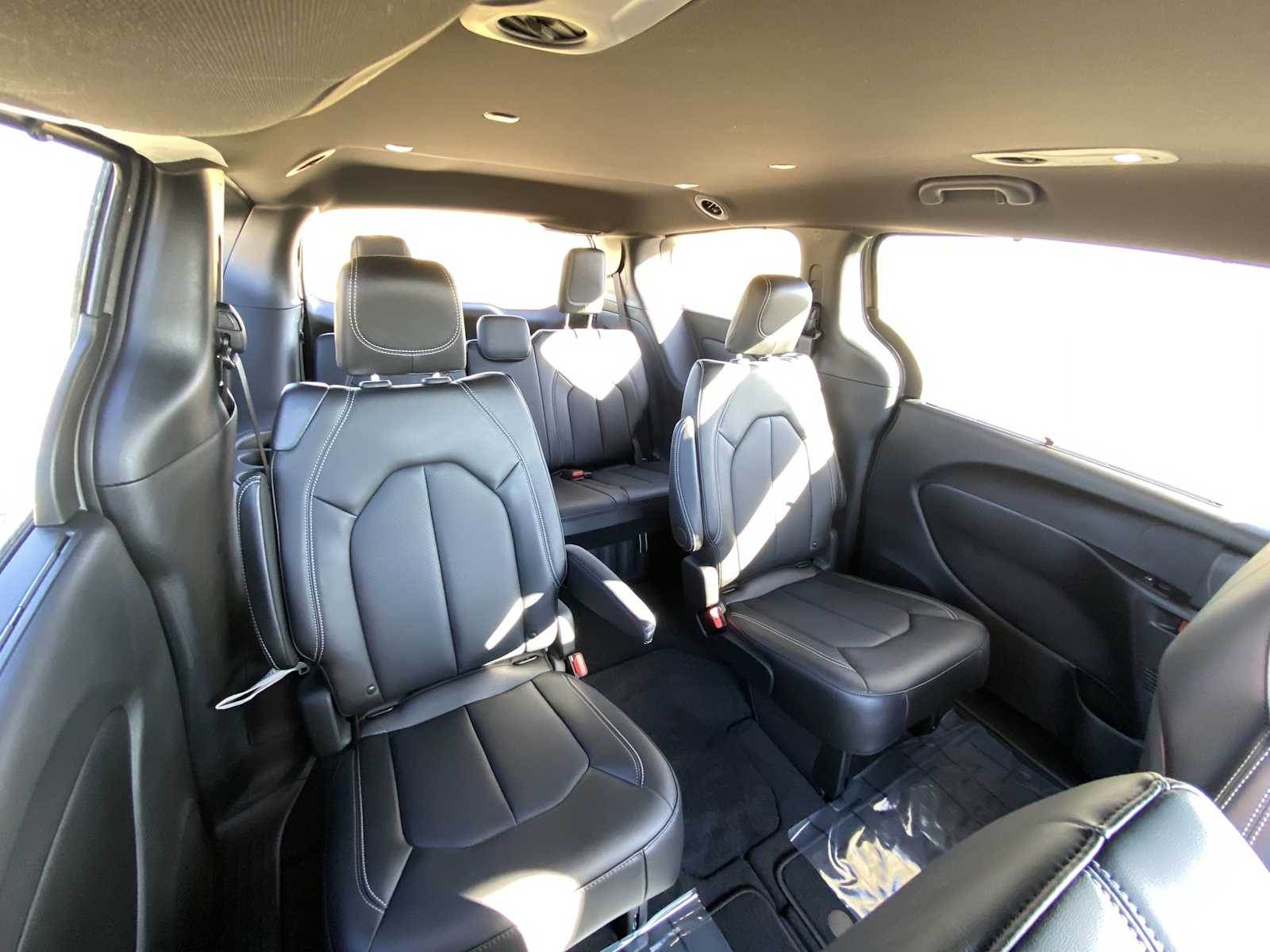 Thumbnail: 2025 Chrysler Pacifica - 16