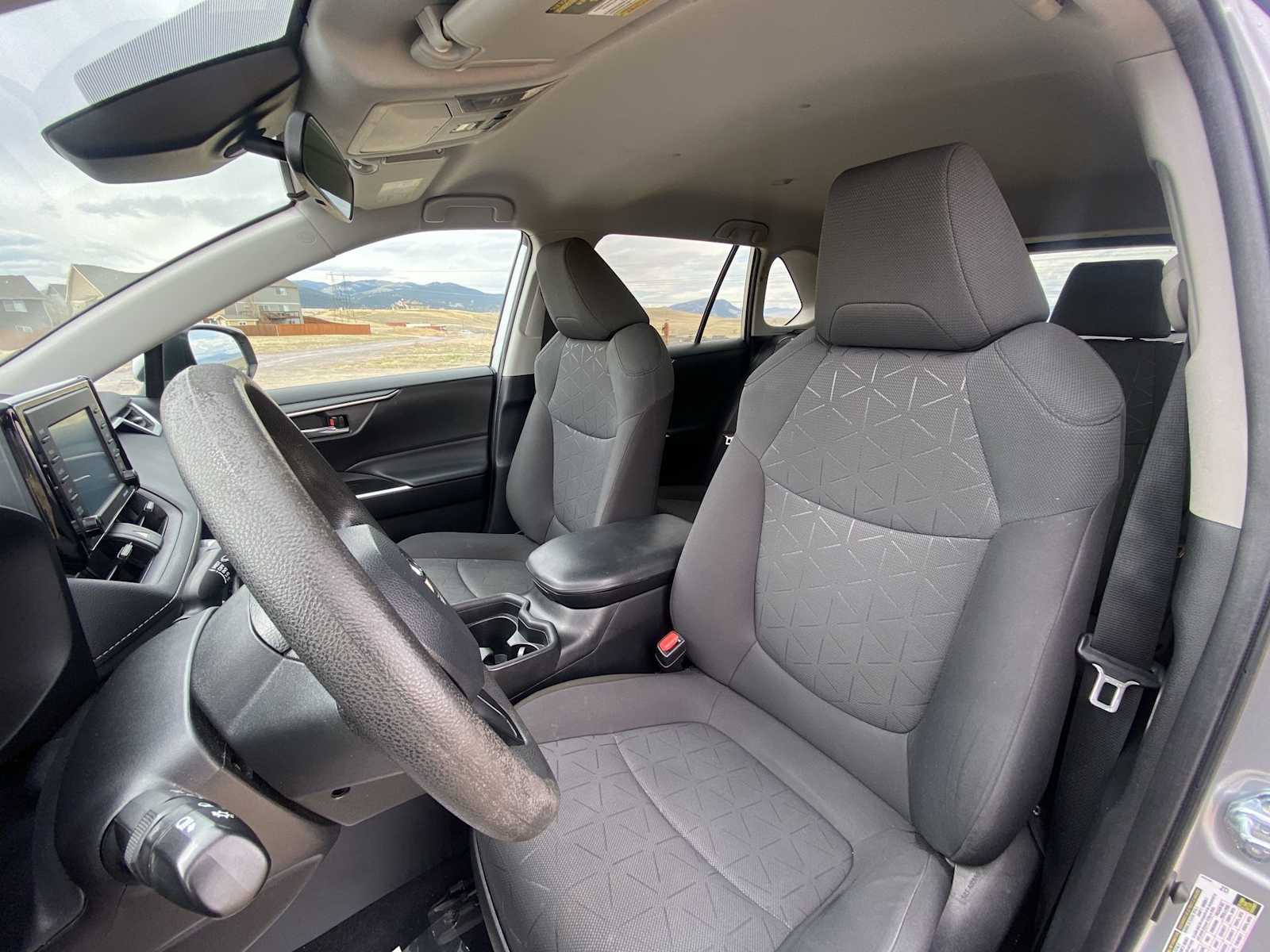 Thumbnail: 2021 Toyota RAV4 - 15