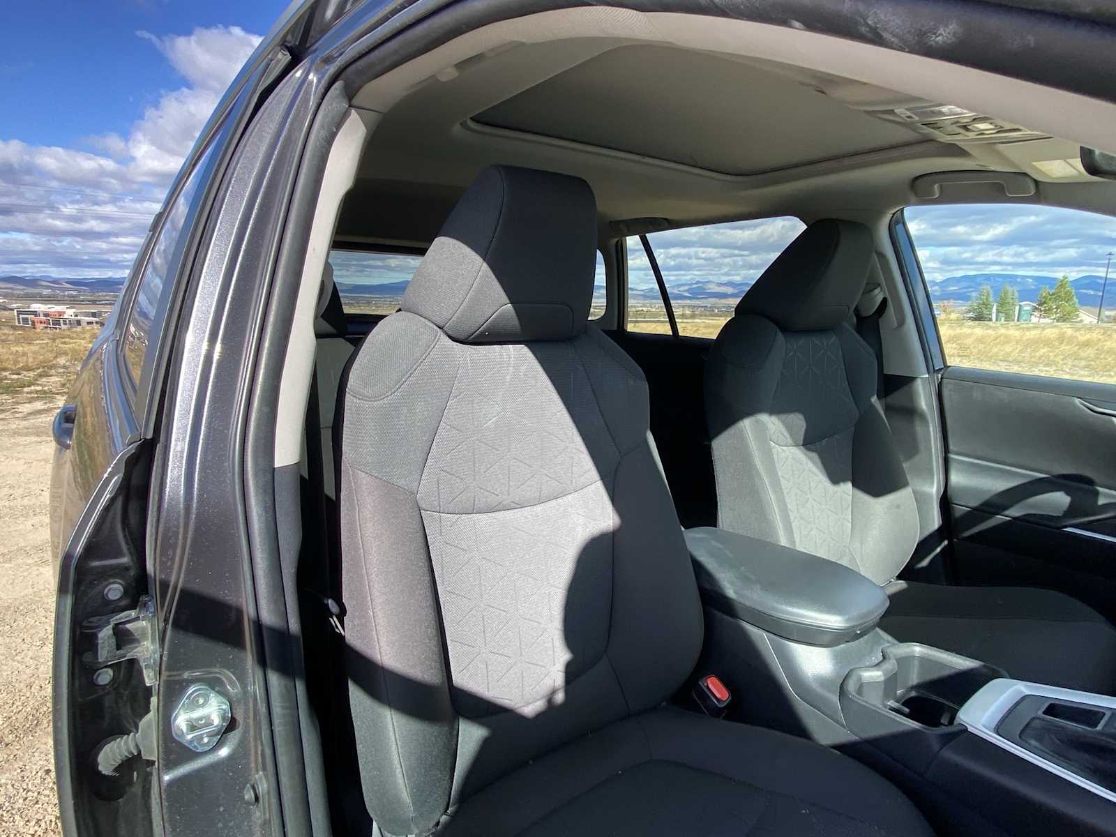 Thumbnail: 2023 Toyota RAV4 - 17