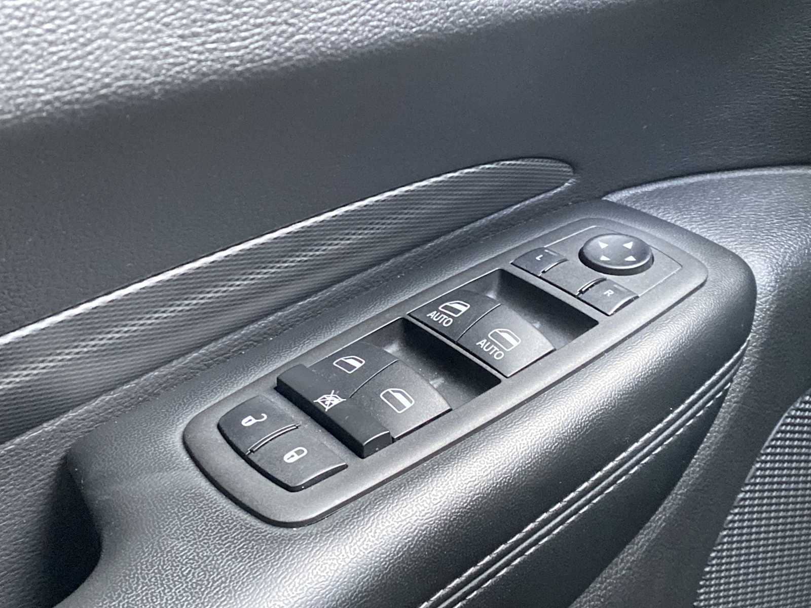 Thumbnail: 2022 Dodge Durango - 20