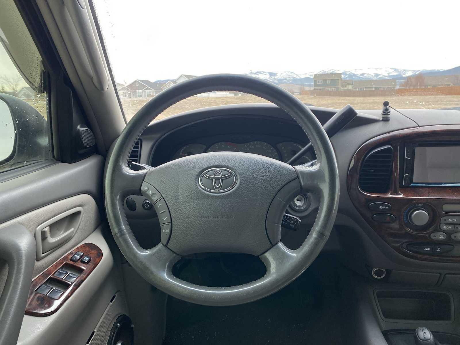 Thumbnail: 2004 Toyota Sequoia - 21