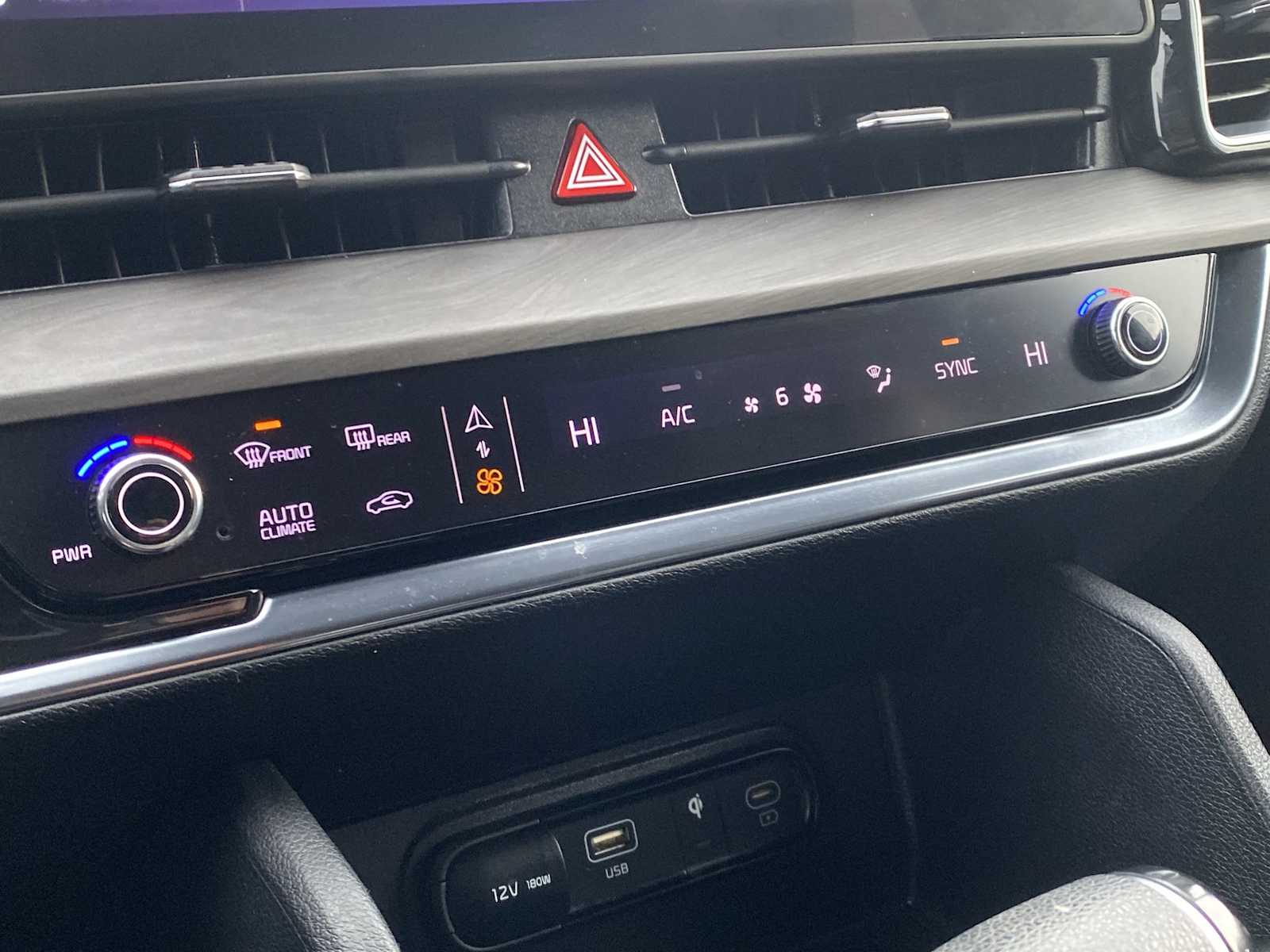 Thumbnail: 2023 Kia Sportage - 24