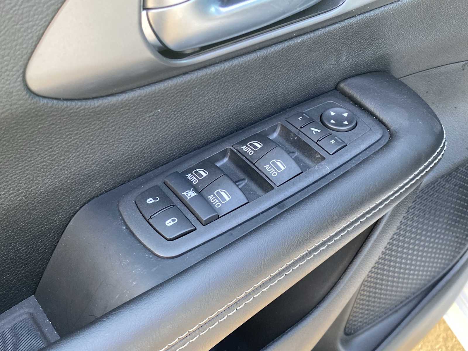 Thumbnail: 2026 Chrysler Pacifica - 20