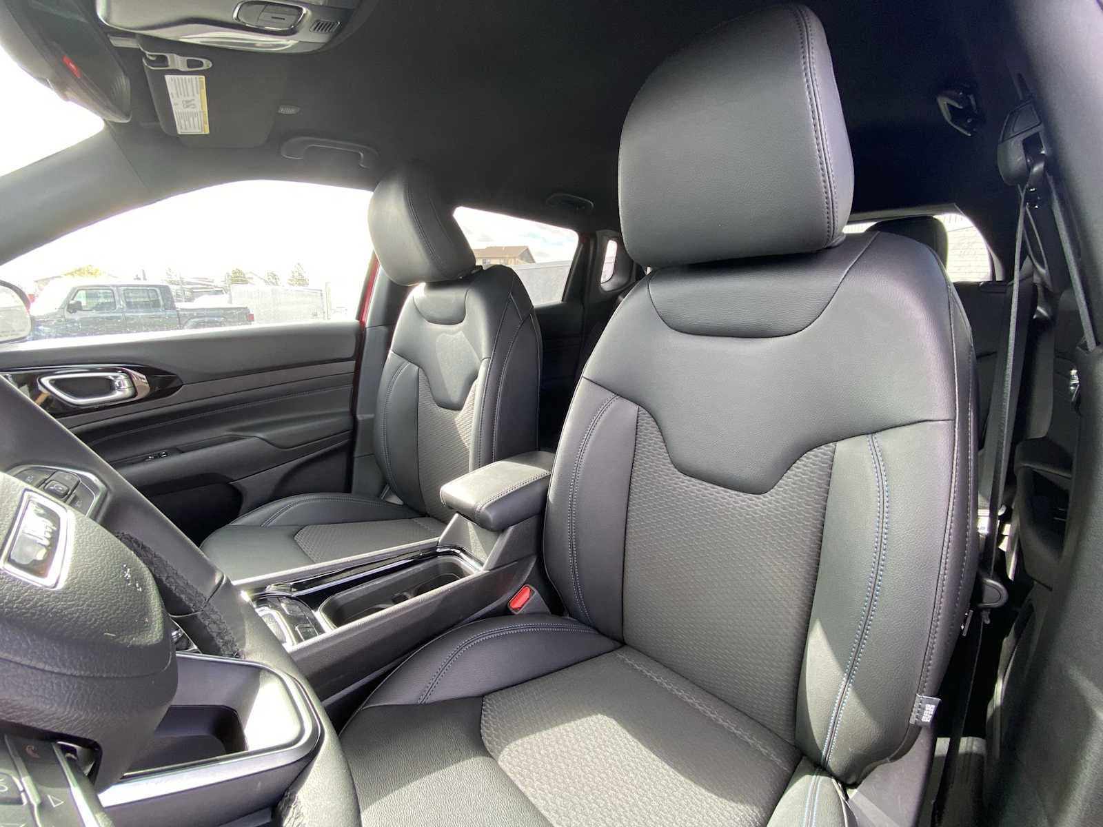 Thumbnail: 2025 Jeep Compass - 15