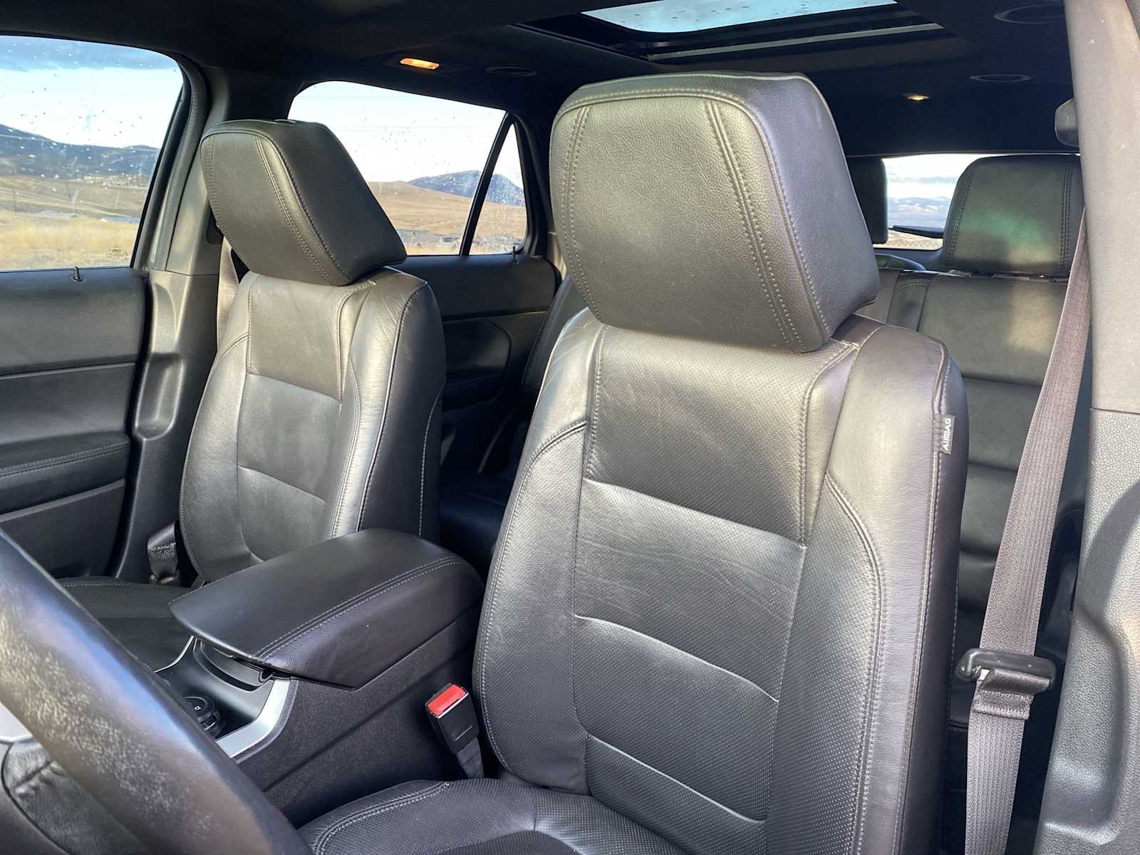 Thumbnail: 2015 Ford Explorer - 15