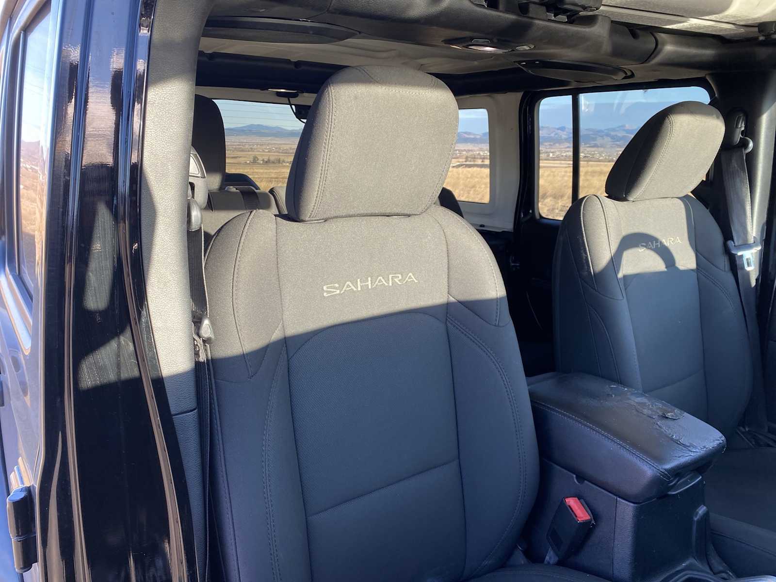 Thumbnail: 2018 Jeep Wrangler - 16