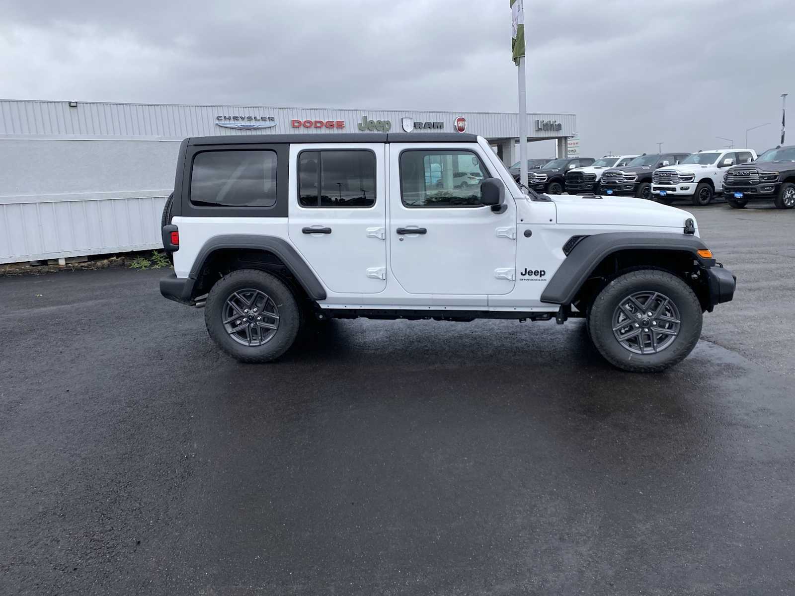 Thumbnail: 2025 Jeep Wrangler - 23