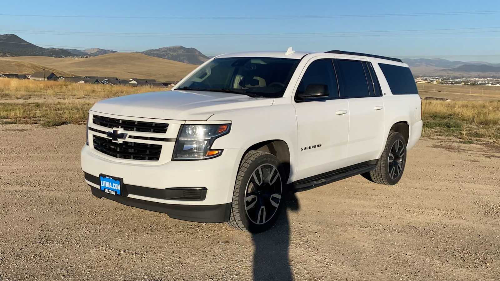 2020 Chevrolet Suburban LT photo 4