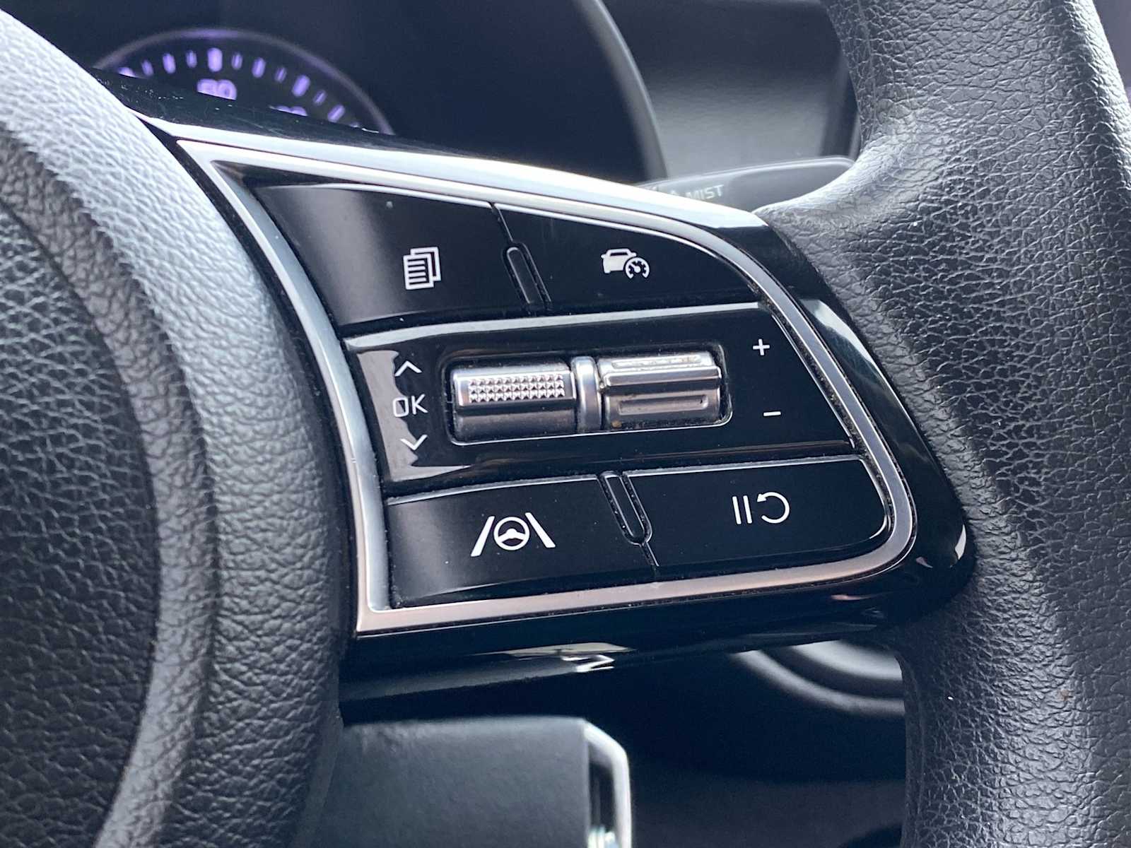 Thumbnail: 2023 Kia Forte - 24