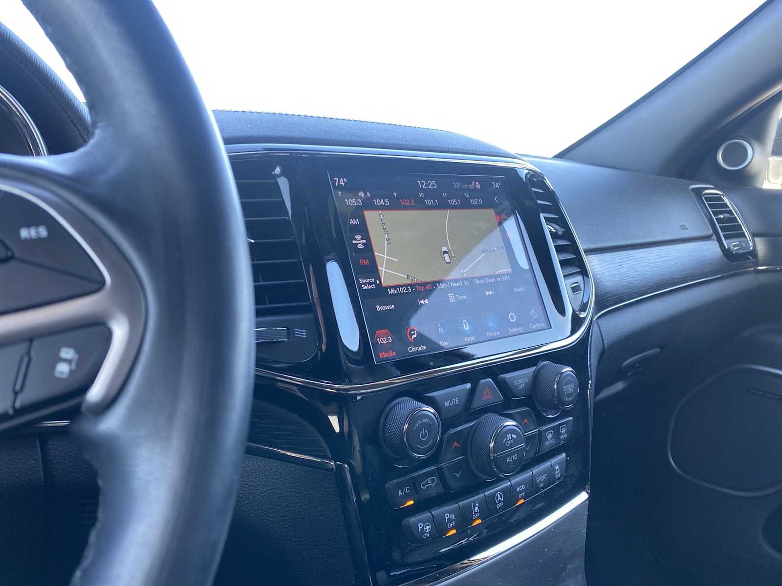 Thumbnail: 2020 Jeep Grand Cherokee - 18