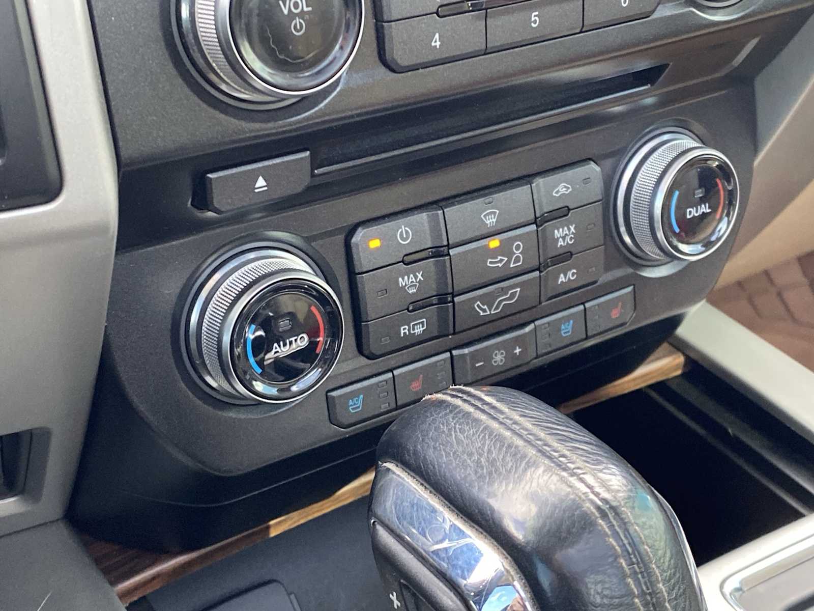 Thumbnail: 2015 Ford F-150 - 27