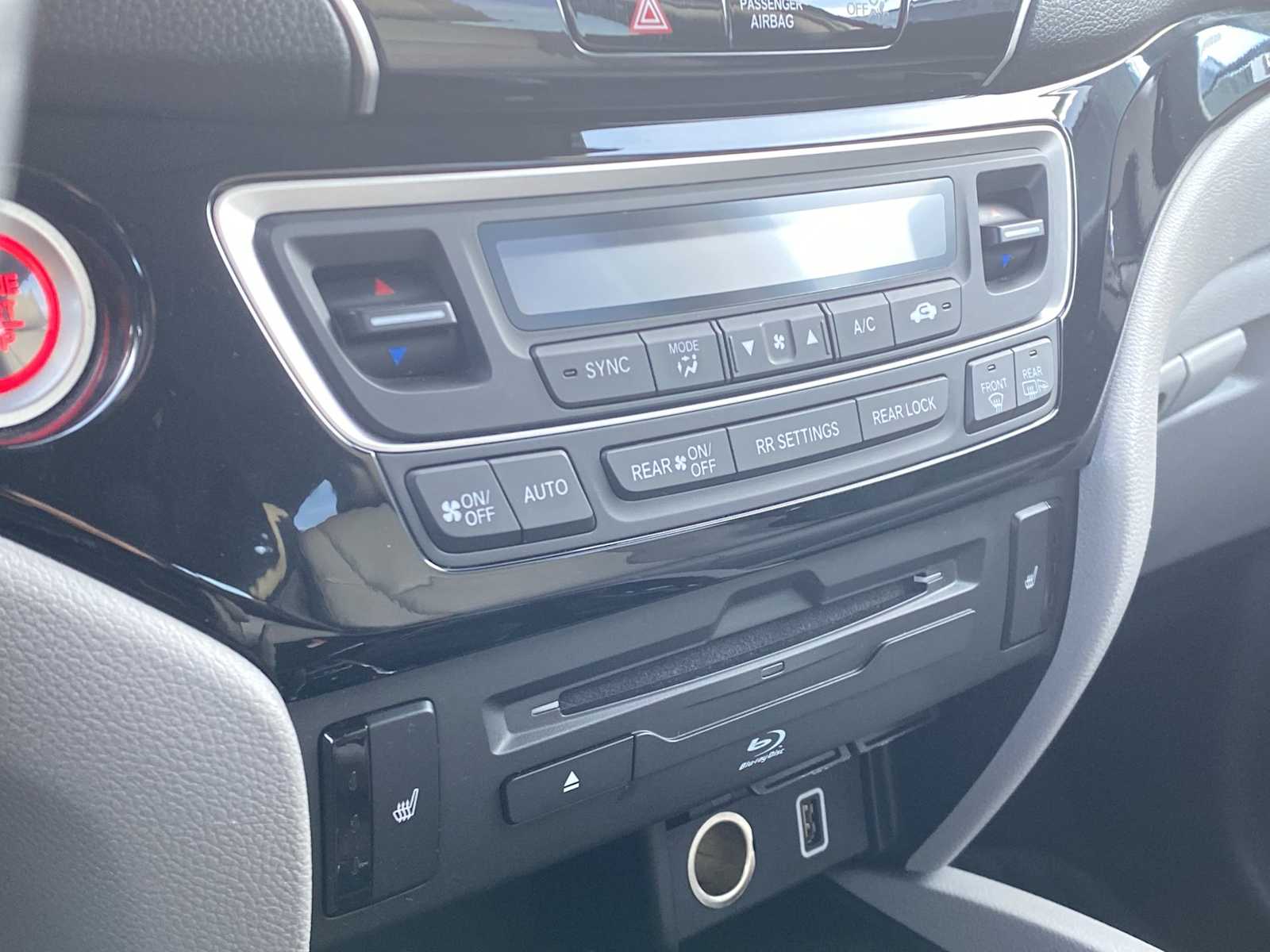 Thumbnail: 2019 Honda Pilot - 25