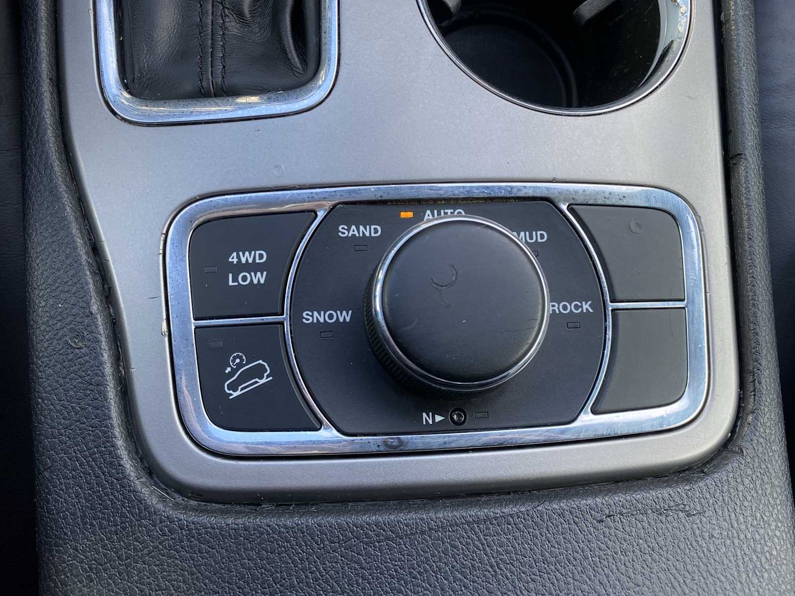 Thumbnail: 2021 Jeep Grand Cherokee - 24