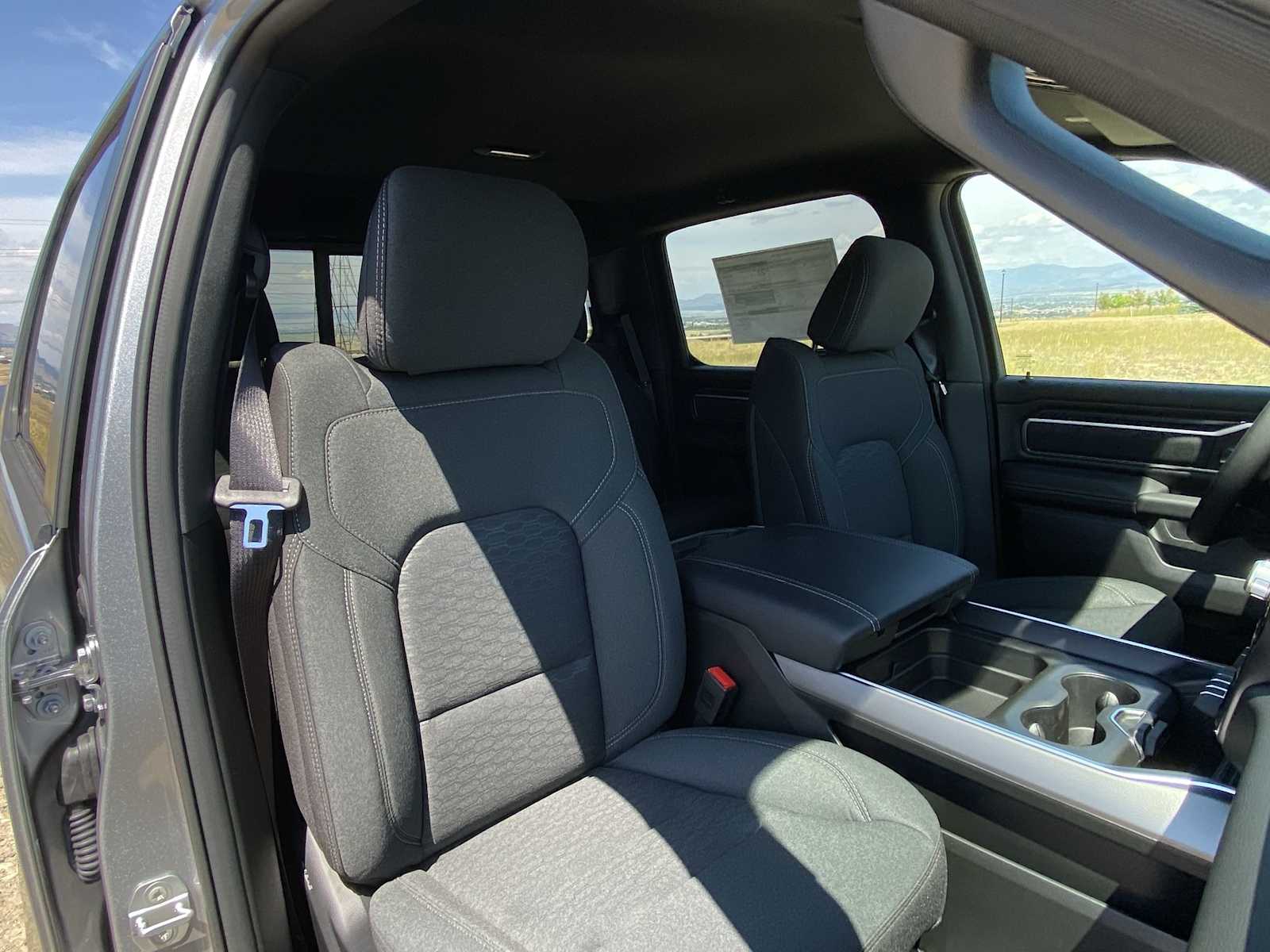 Thumbnail: 2026 RAM 1500 - 18