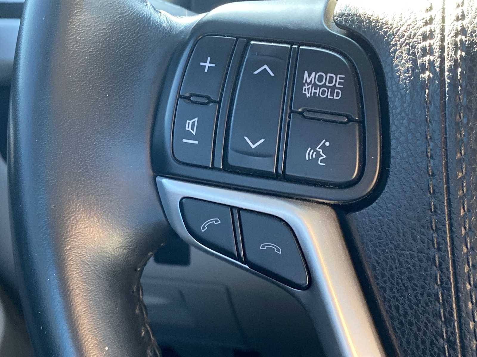 Thumbnail: 2017 Toyota Highlander - 20