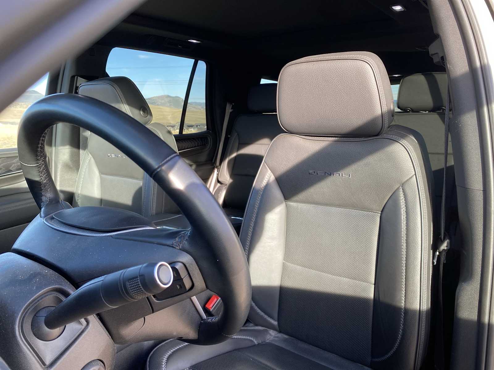 Thumbnail: 2023 GMC Yukon - 17