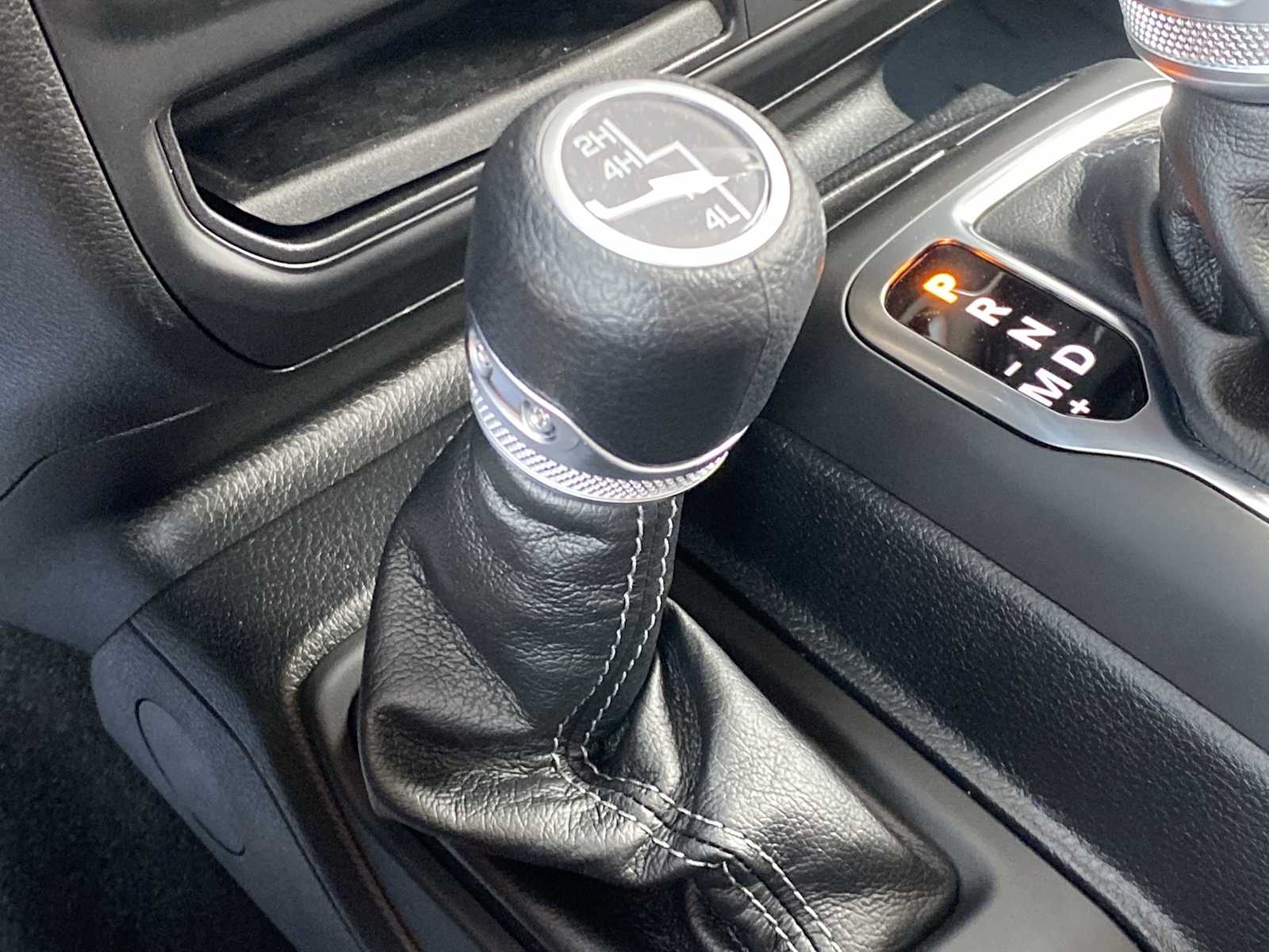 Thumbnail: 2025 Jeep Gladiator - 26