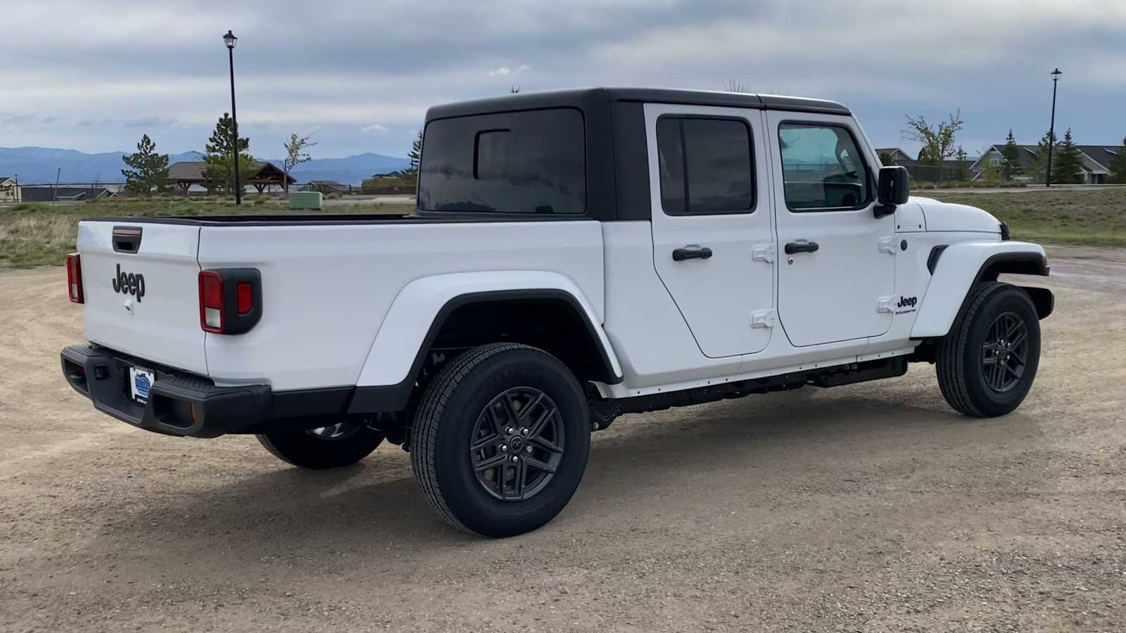 Thumbnail: 2026 Jeep Gladiator - 8