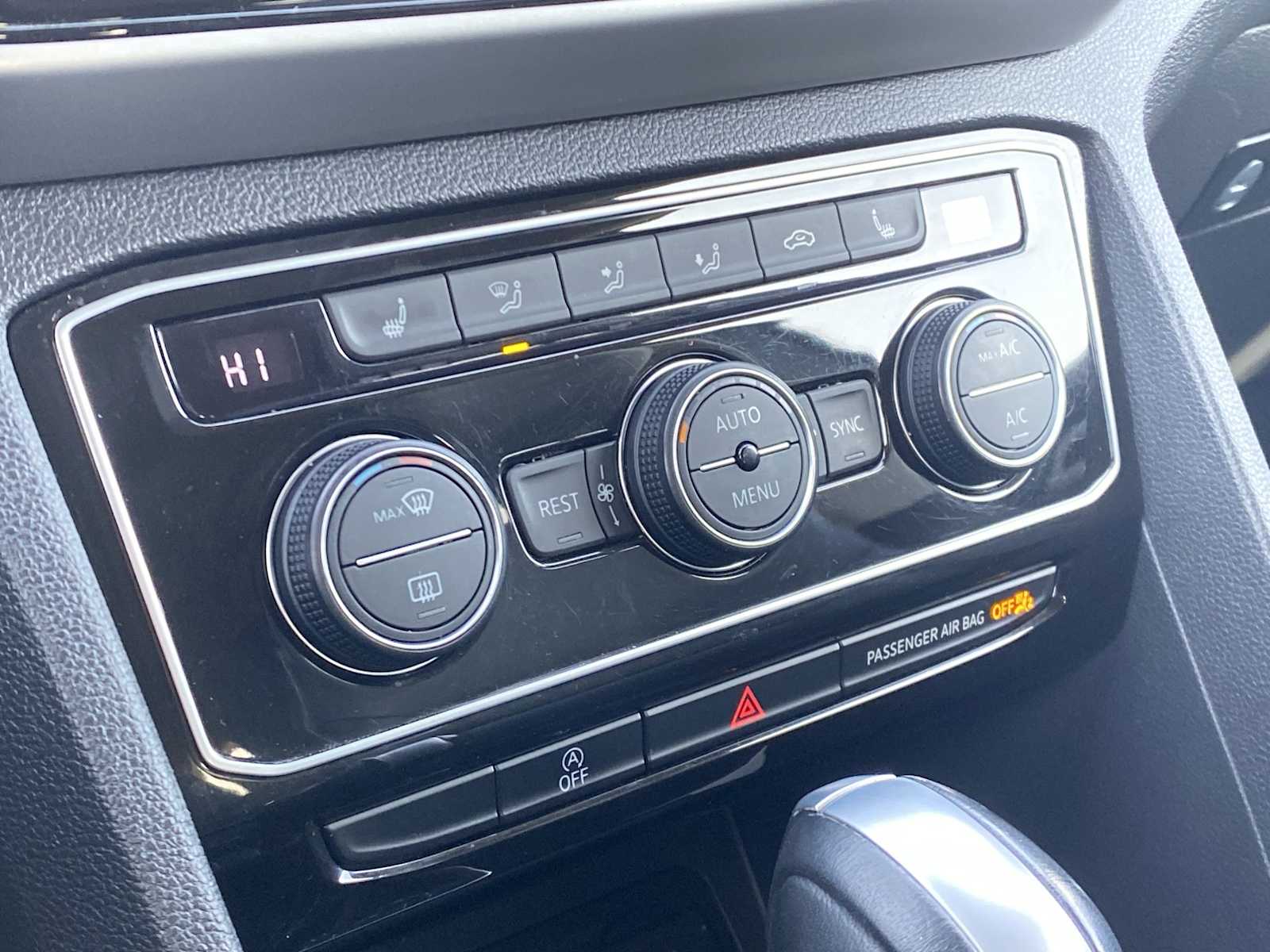 Thumbnail: 2023 Volkswagen Atlas - 27