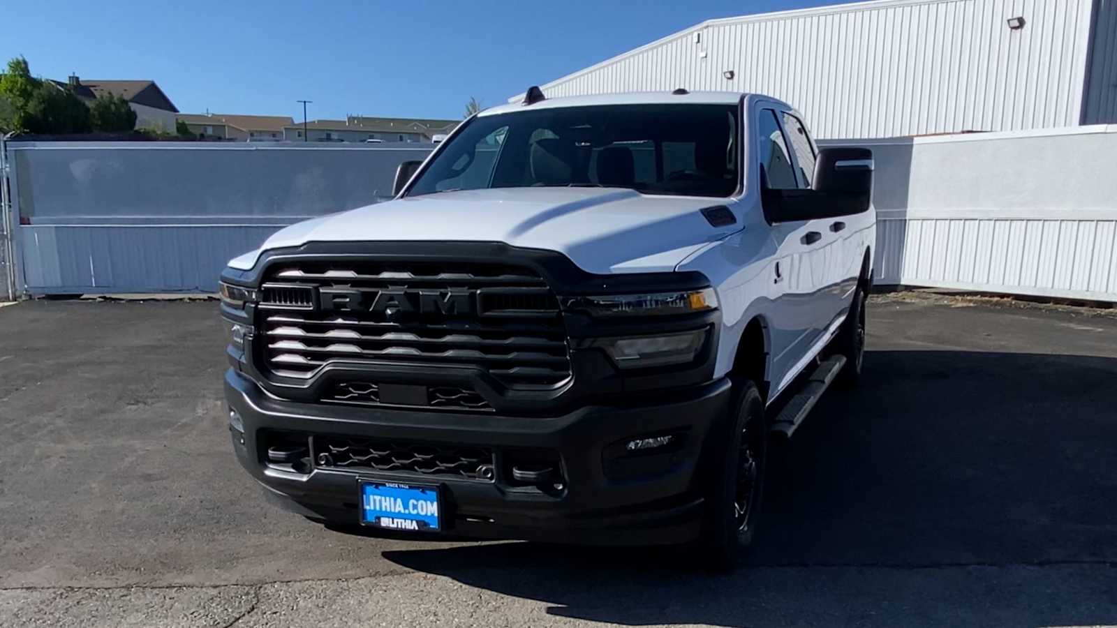 2025 Ram 2500 Tradesman photo 3