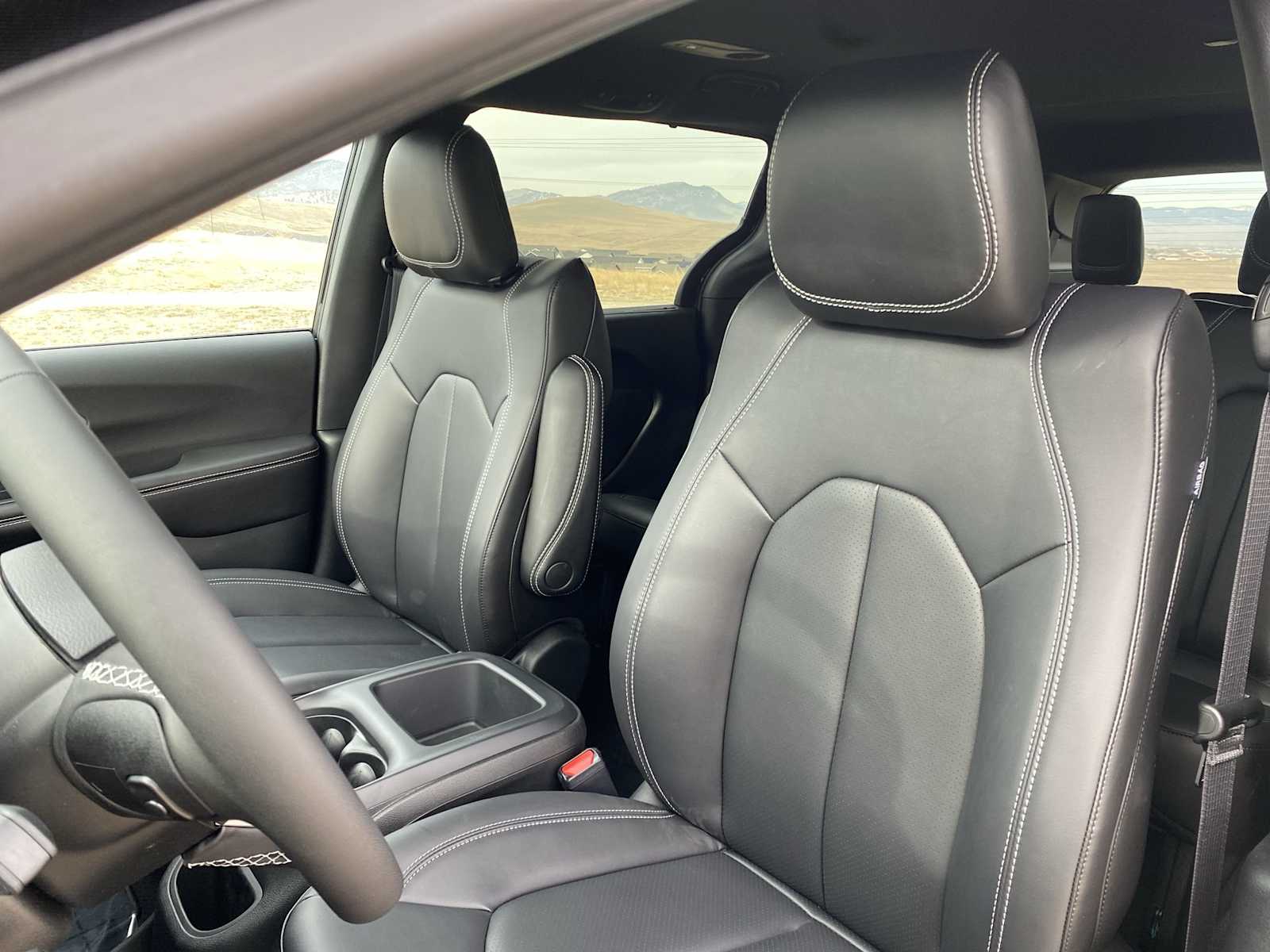 Thumbnail: 2026 Chrysler Pacifica - 19