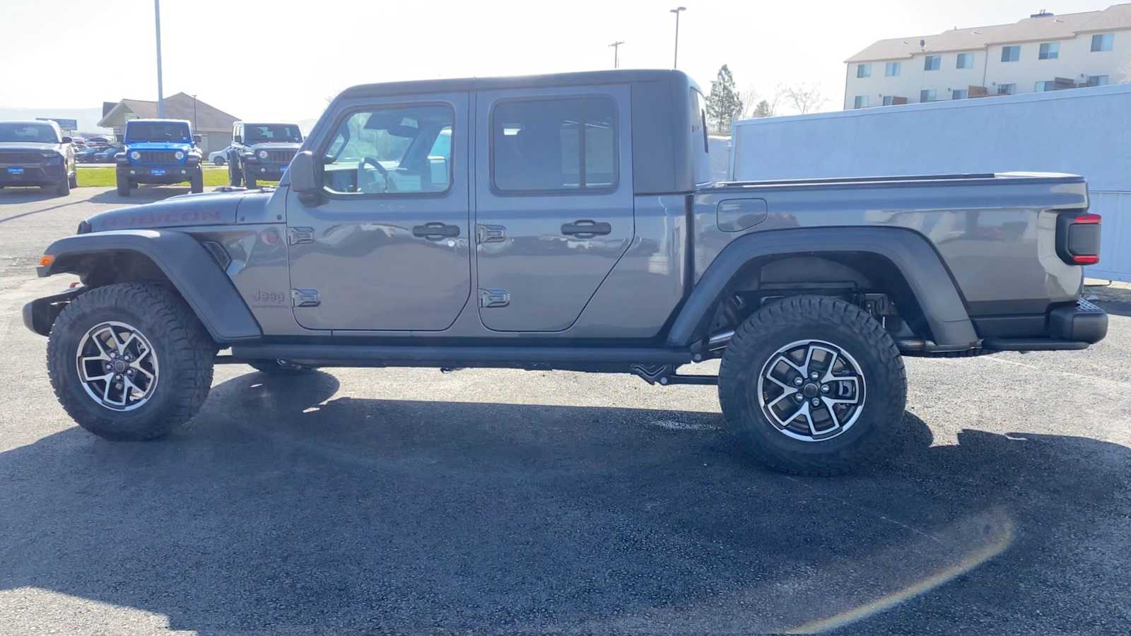 Thumbnail: 2025 Jeep Gladiator - 6
