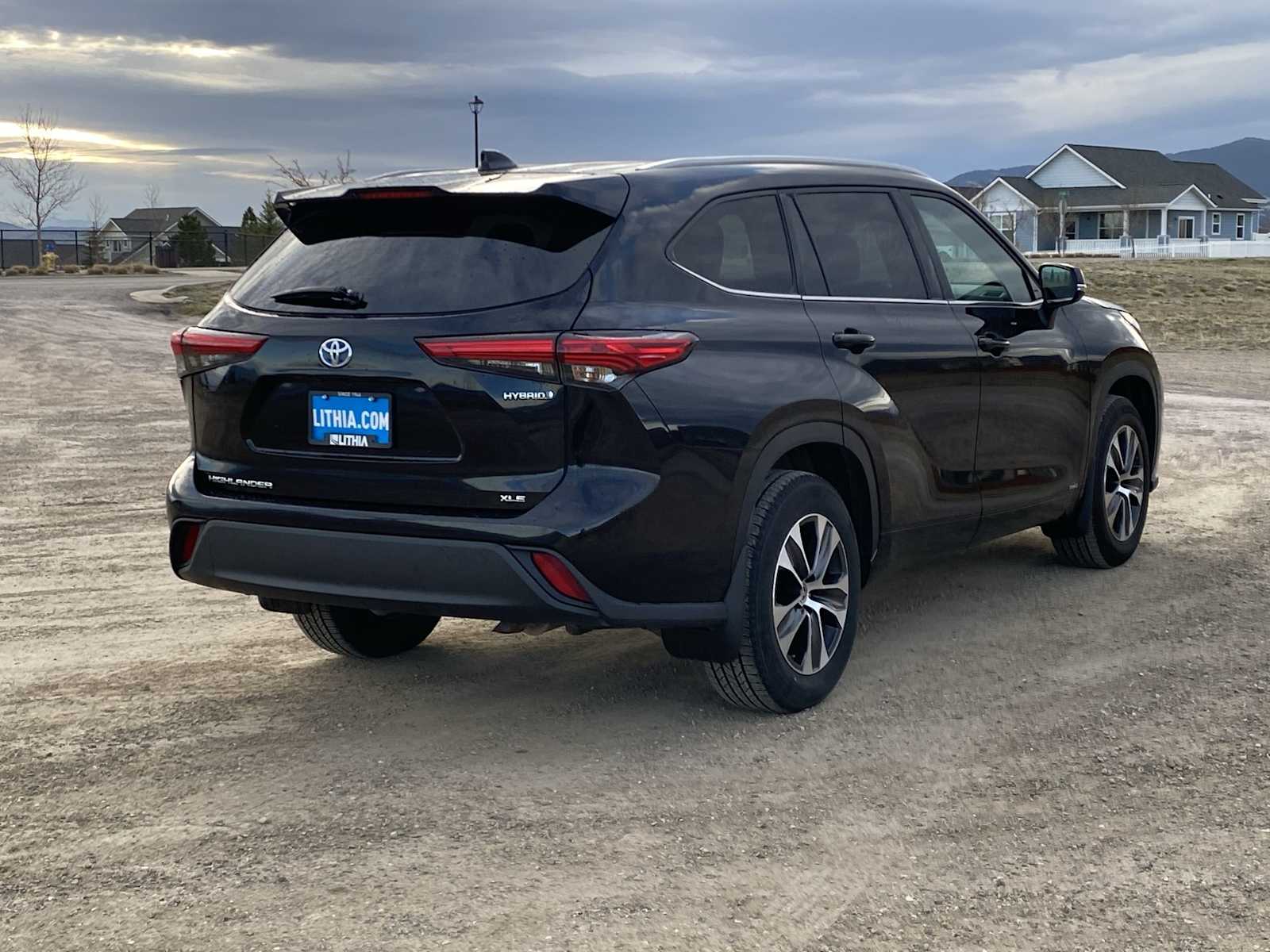 Thumbnail: 2022 Toyota Highlander - 14