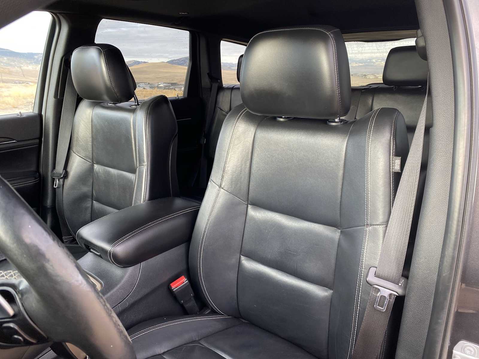 Thumbnail: 2017 Jeep Grand Cherokee - 14