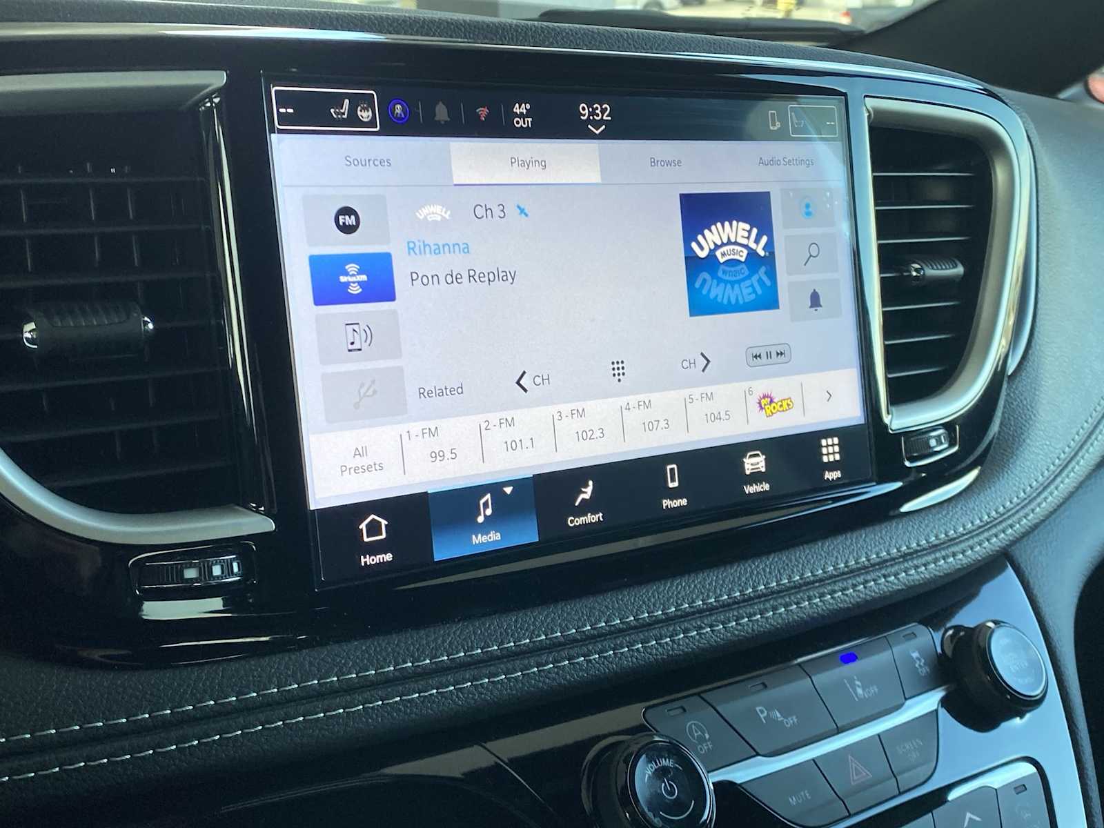 Thumbnail: 2026 Chrysler Pacifica - 27