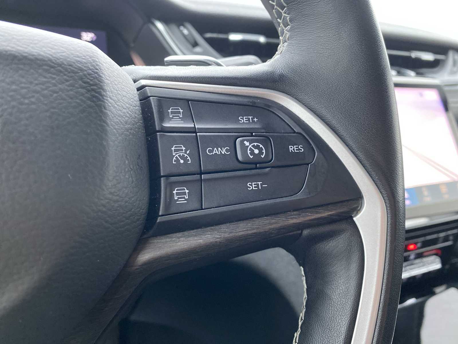 Thumbnail: 2022 Jeep Grand Cherokee - 23