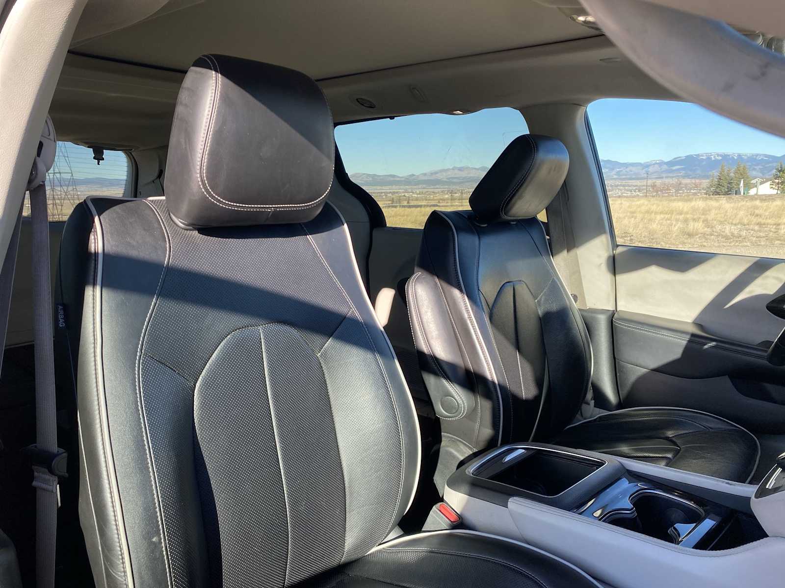 Thumbnail: 2023 Chrysler Pacifica - 15