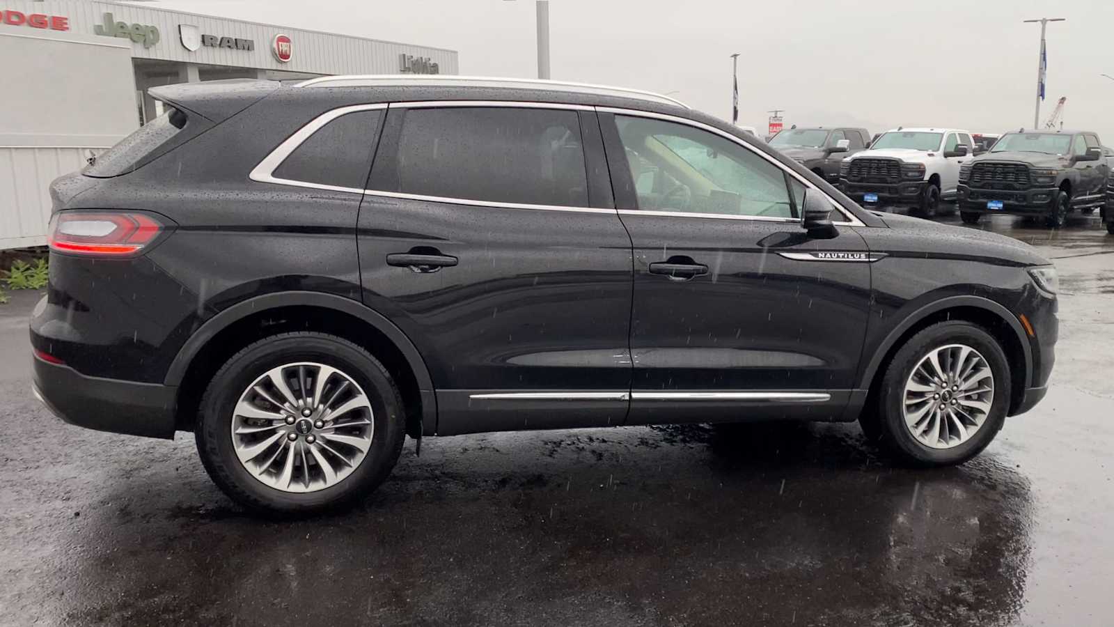 2021 Lincoln Nautilus Standard 9