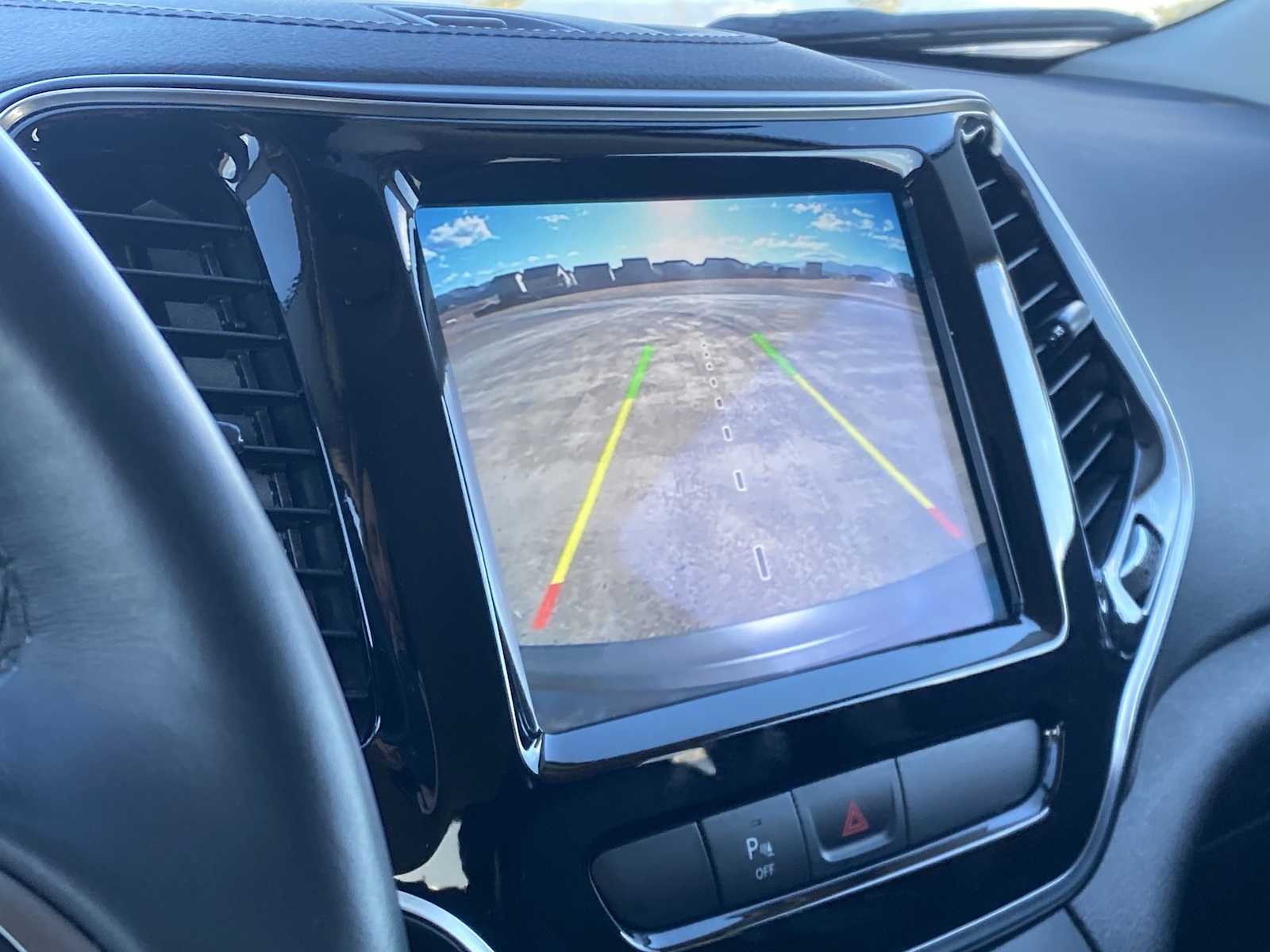 Thumbnail: 2019 Jeep Cherokee - 23