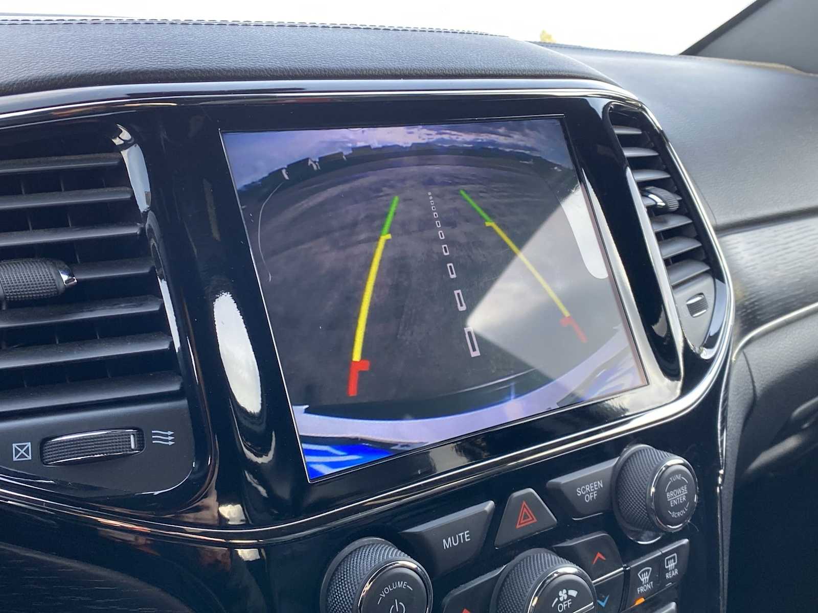 Thumbnail: 2020 Jeep Grand Cherokee - 23