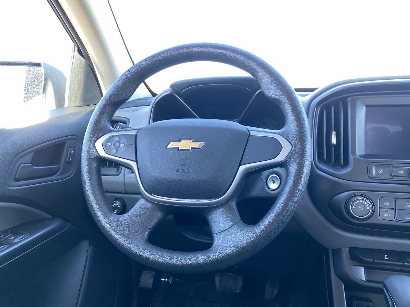 Thumbnail: 2022 Chevrolet Colorado - 28