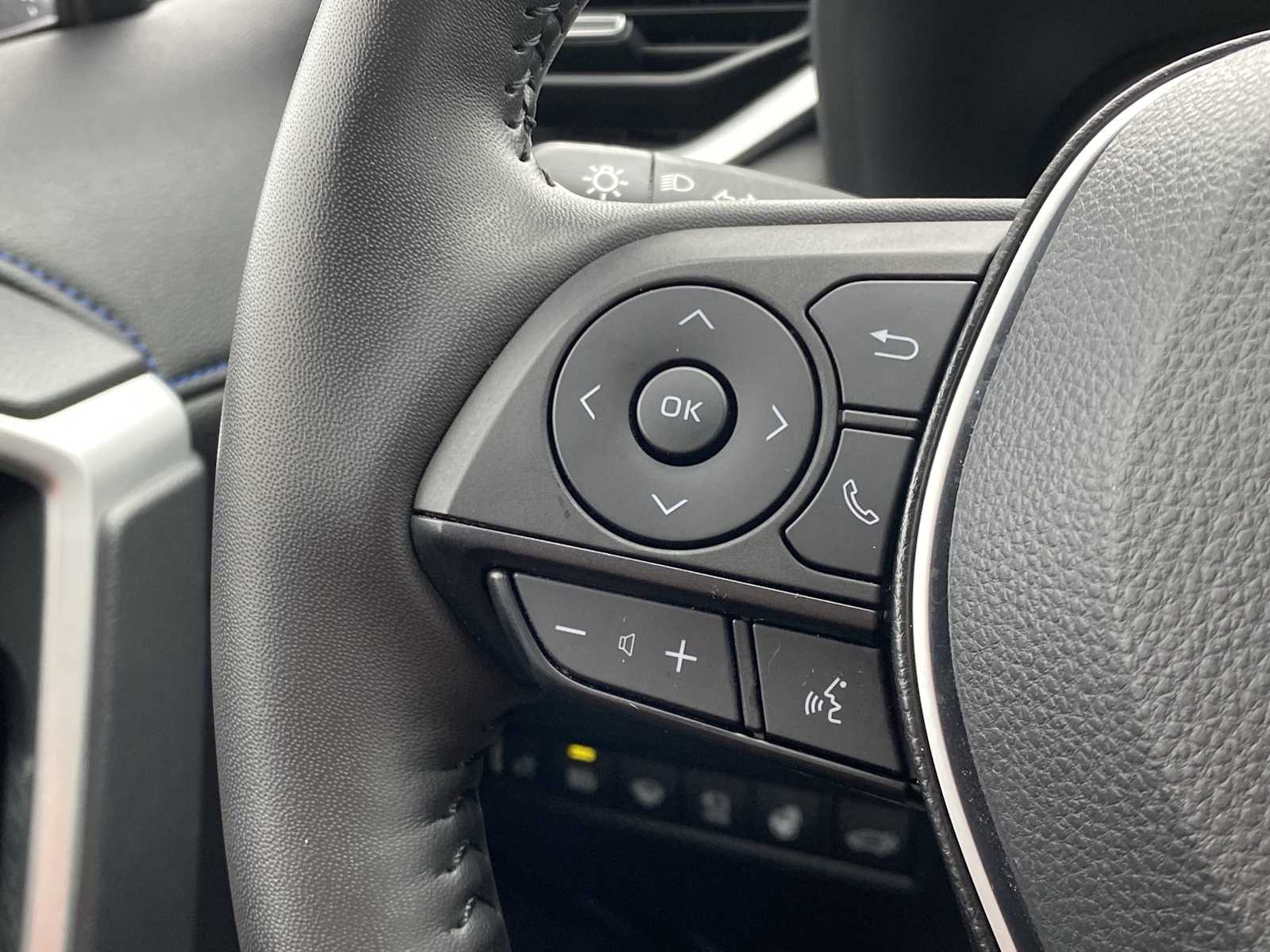 Thumbnail: 2022 Toyota RAV4 - 31