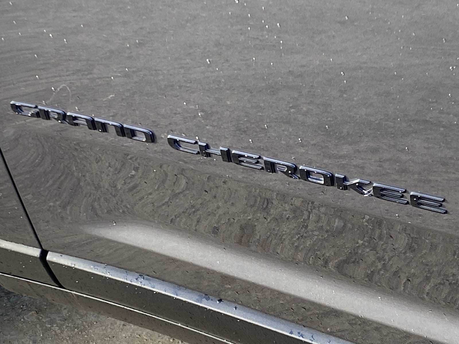 Thumbnail: 2022 Jeep Grand Cherokee - 15