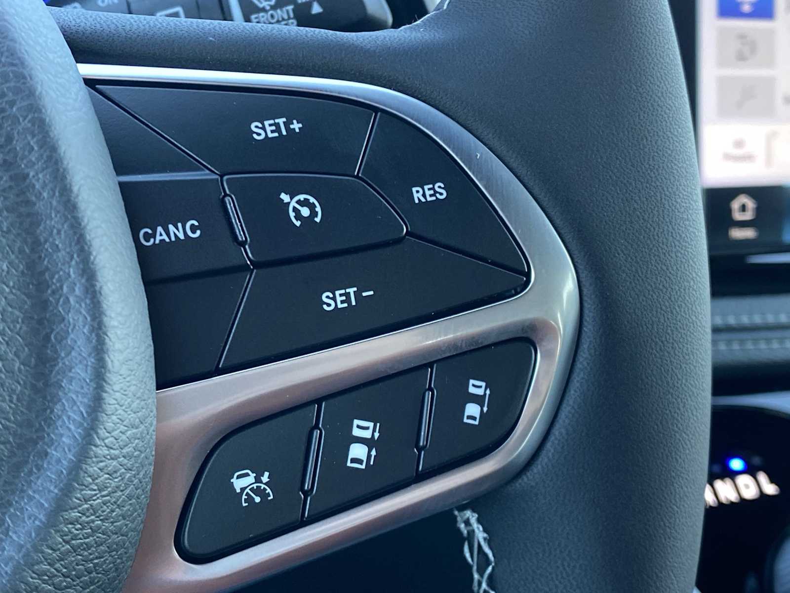 Thumbnail: 2025 Chrysler Pacifica - 22