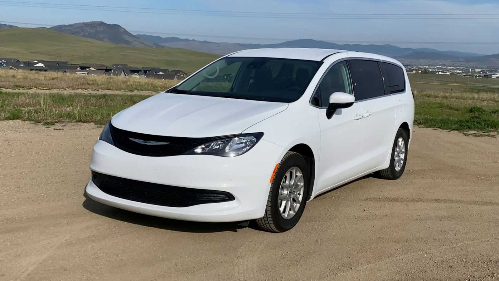 Thumbnail: 2023 Chrysler Voyager - 4