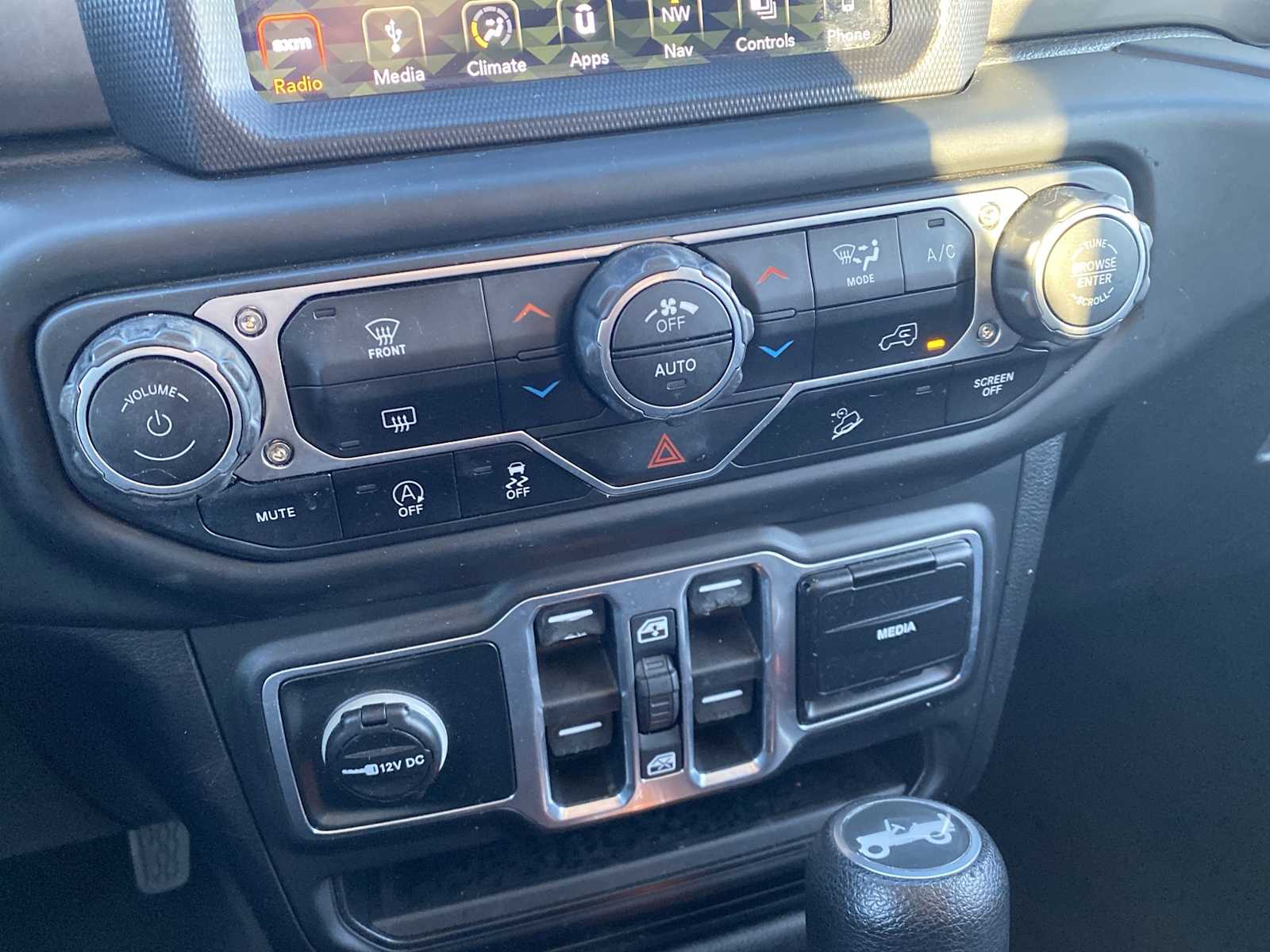 Thumbnail: 2018 Jeep Wrangler - 20