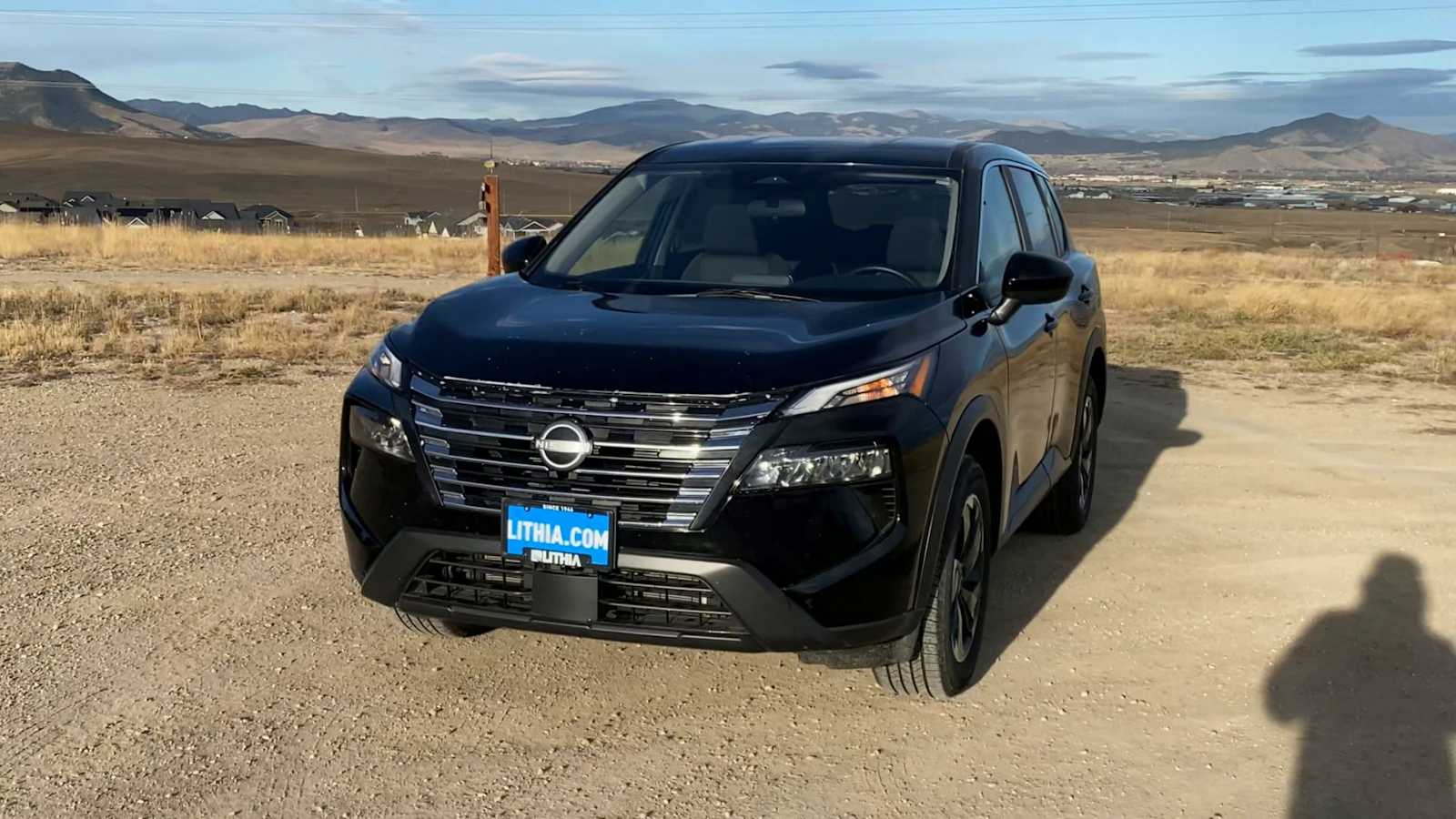 2025 Nissan Rogue SV photo 3