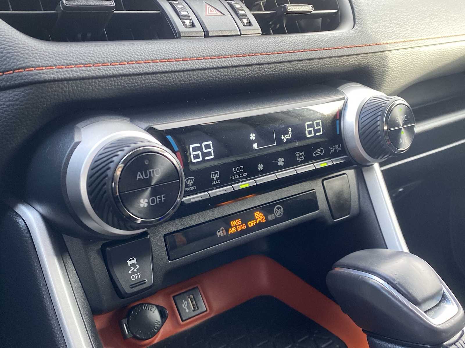 Thumbnail: 2024 Toyota RAV4 - 25